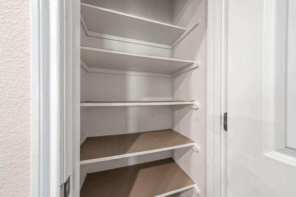 420 Spiny Lizard Ln, San Marcos, TX 78666