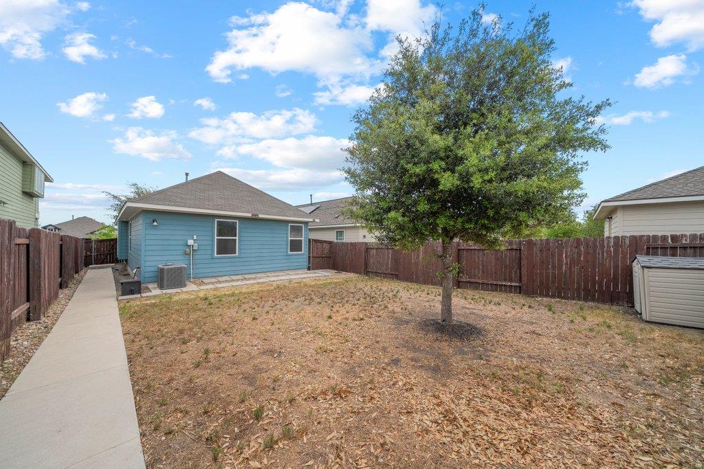 420 Spiny Lizard Ln, San Marcos, TX 78666