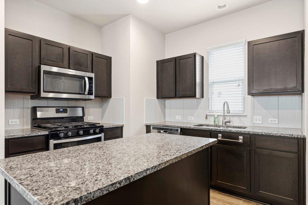 420 Spiny Lizard Ln, San Marcos, TX 78666