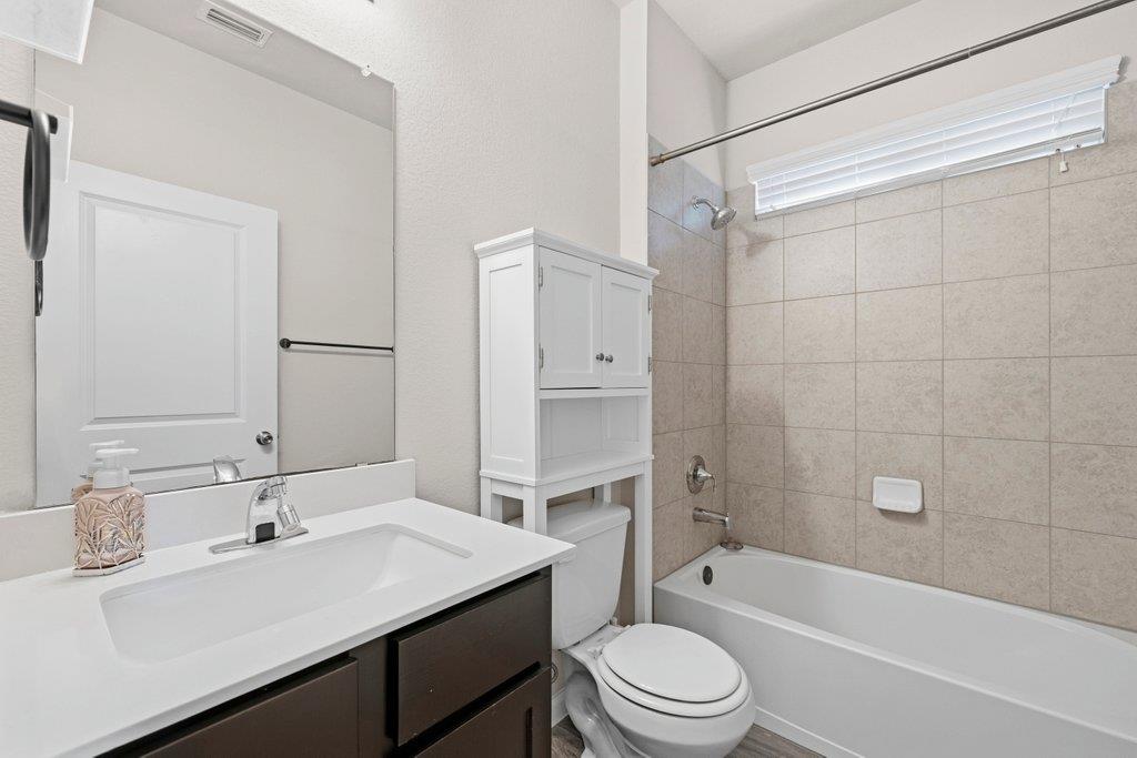 420 Spiny Lizard Ln, San Marcos, TX 78666