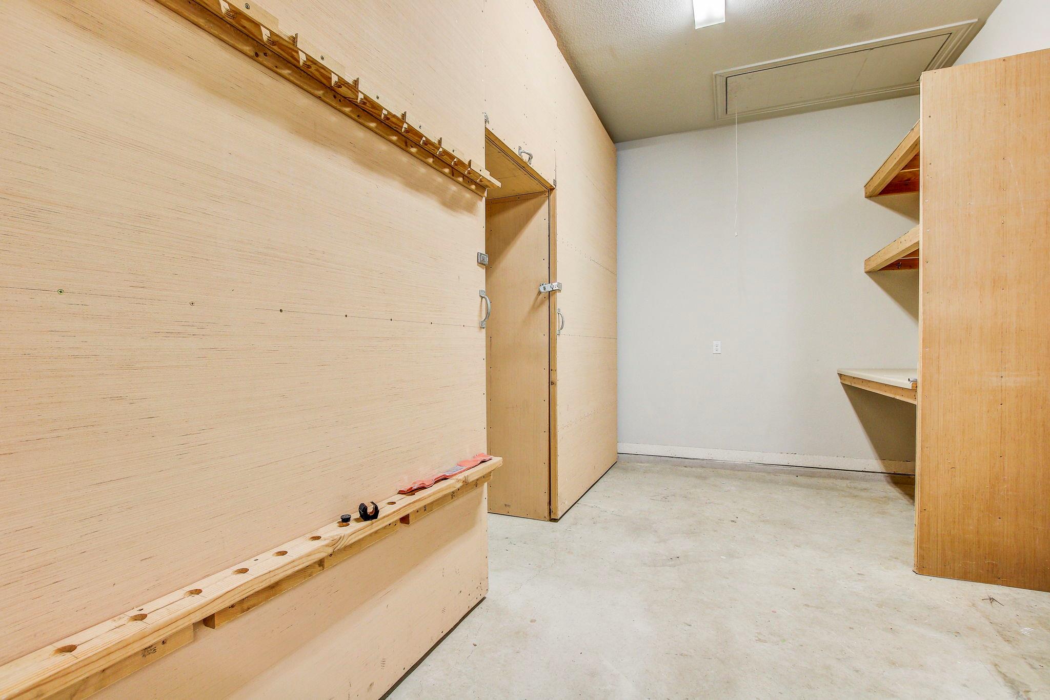 312 Flintlock Dr, Leander, TX 78641