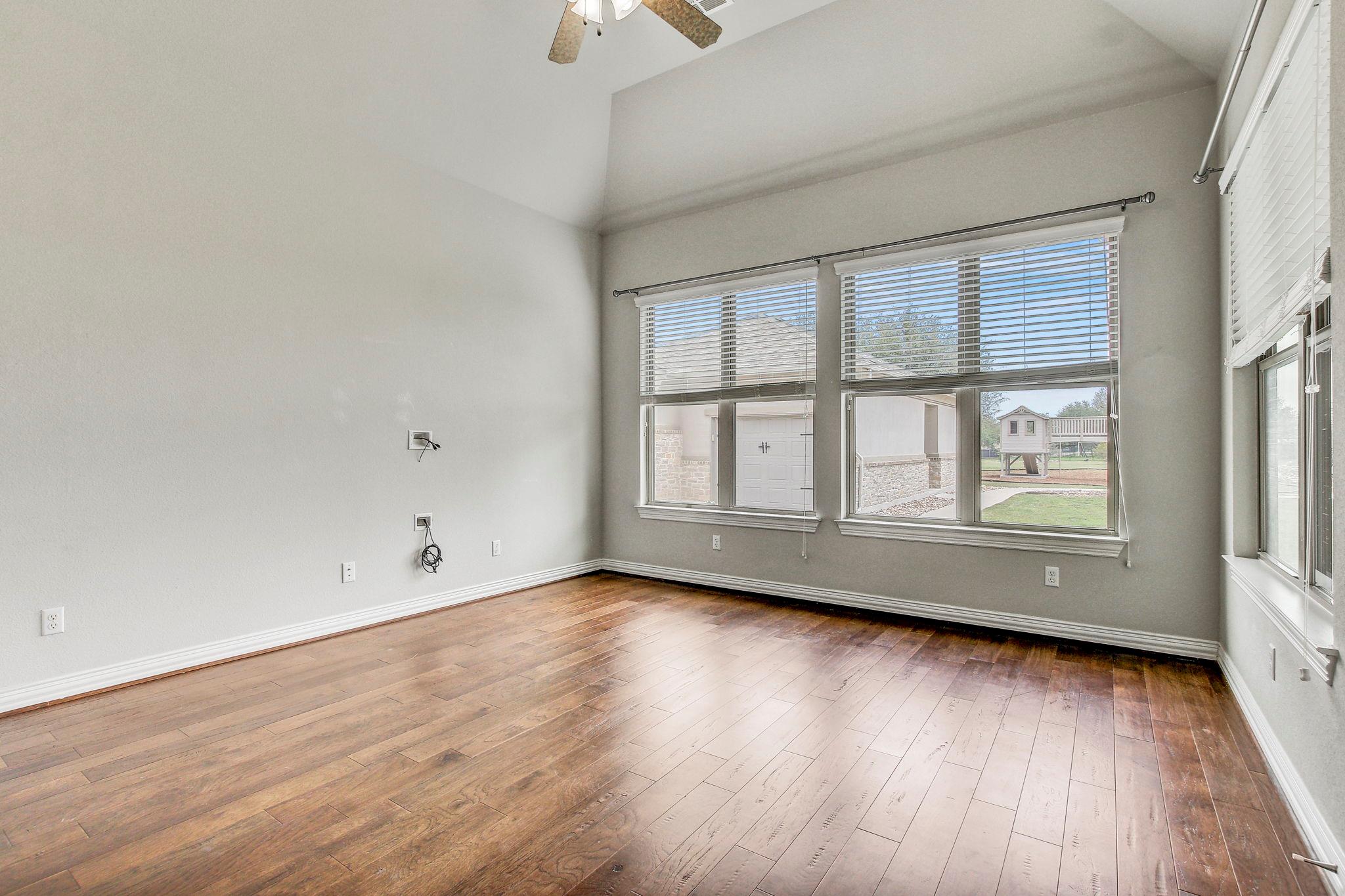 312 Flintlock Dr, Leander, TX 78641