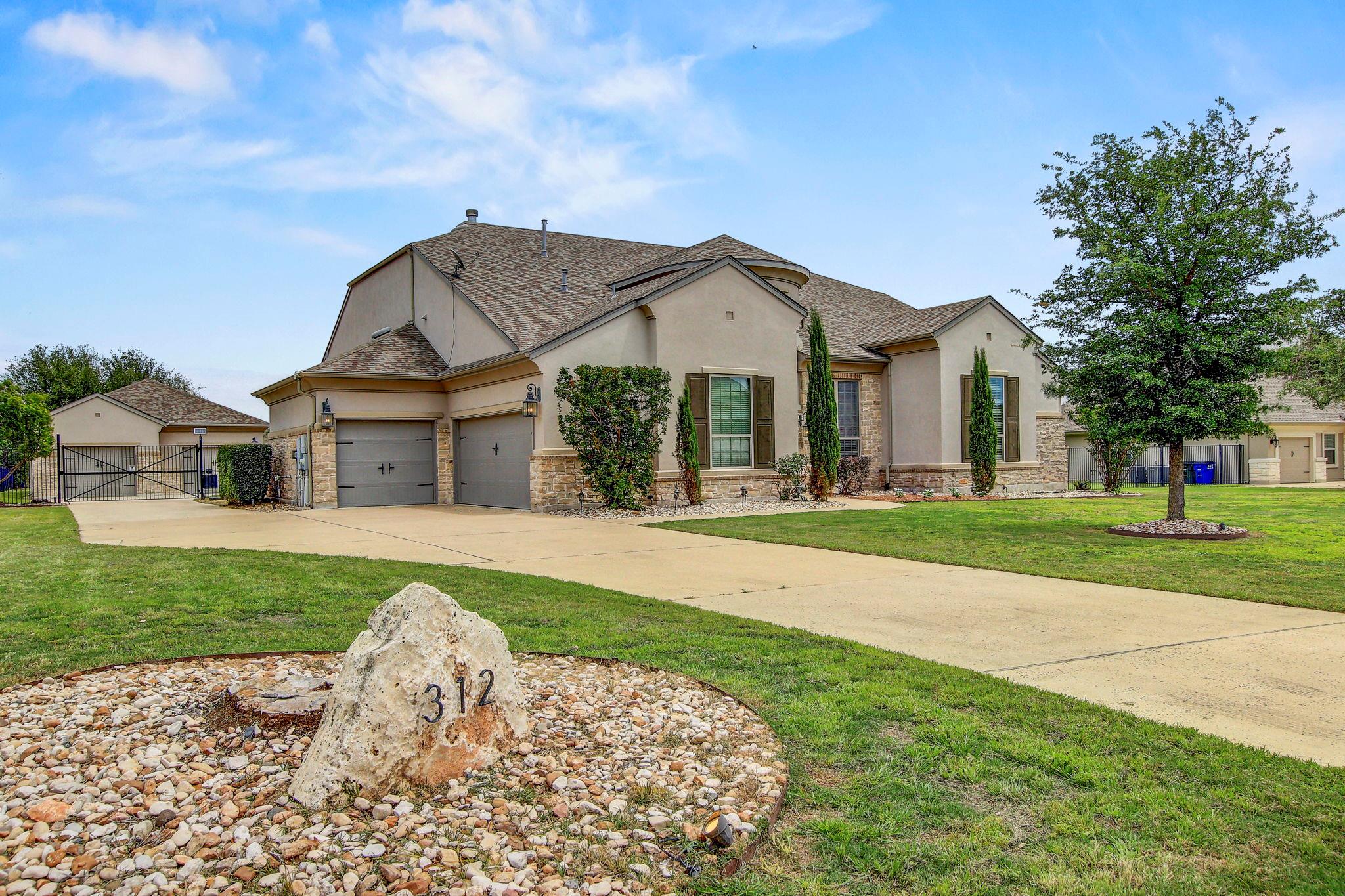 312 Flintlock Dr, Leander, TX 78641