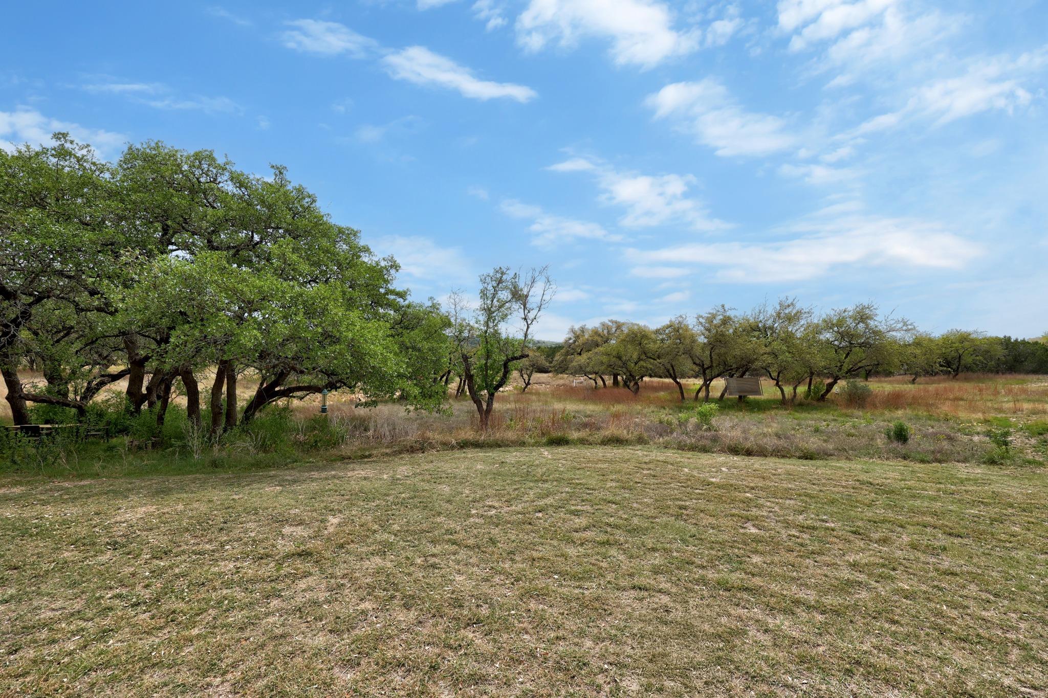 301 Hall Ln, Spicewood, TX 78669