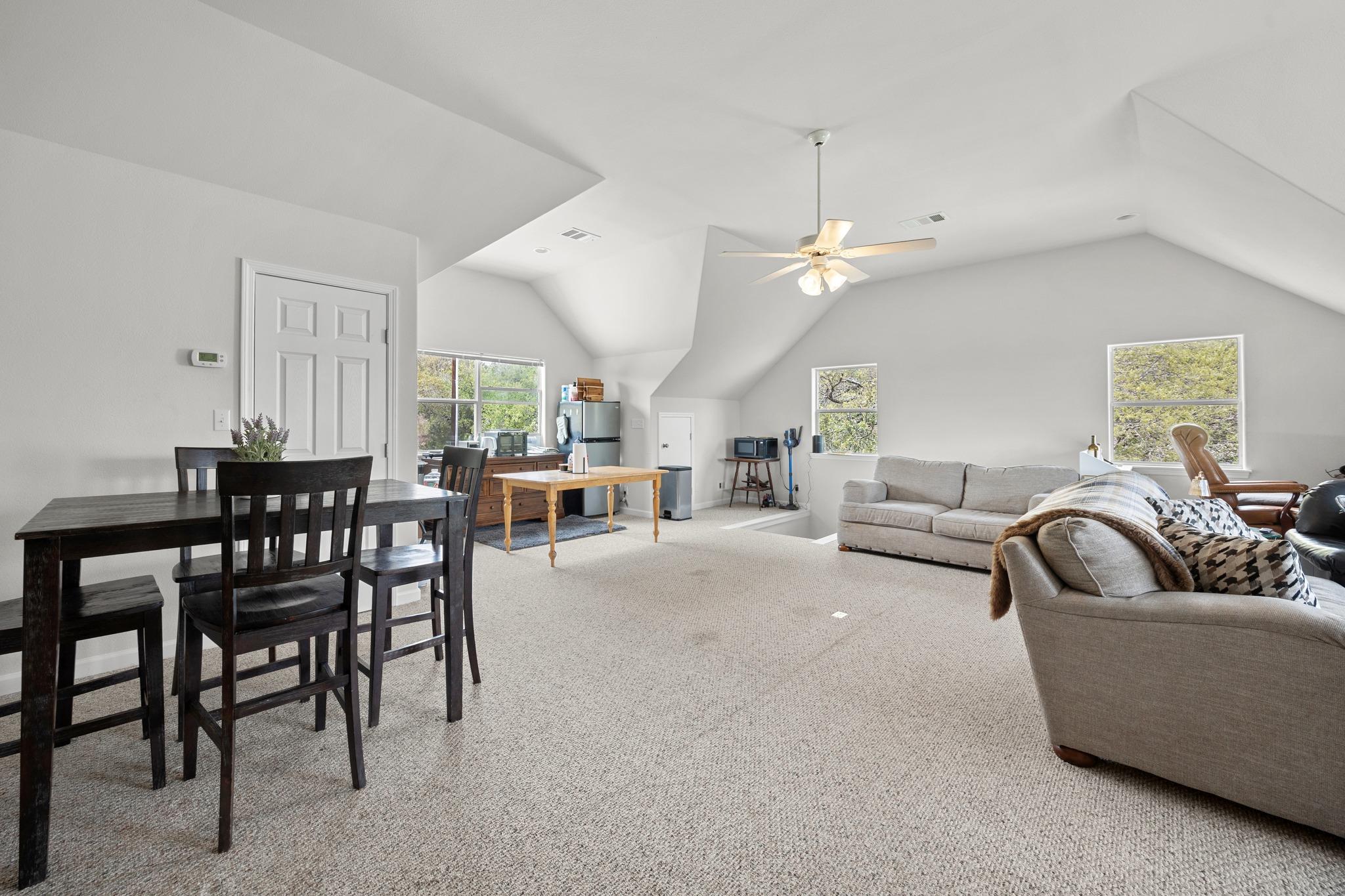 301 Hall Ln, Spicewood, TX 78669