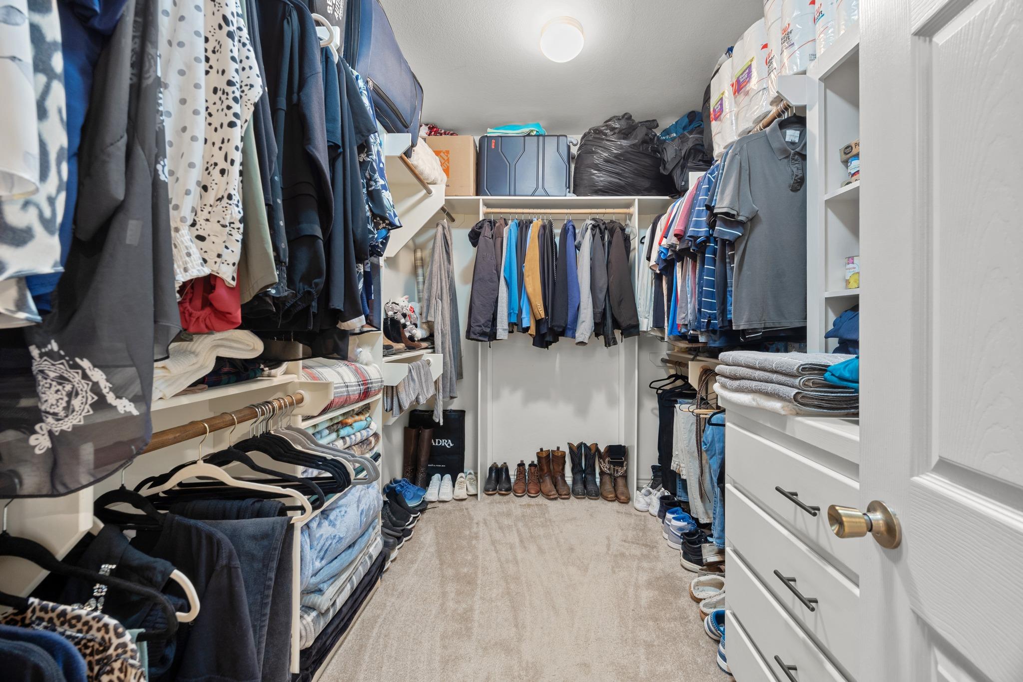 301 Hall Ln, Spicewood, TX 78669