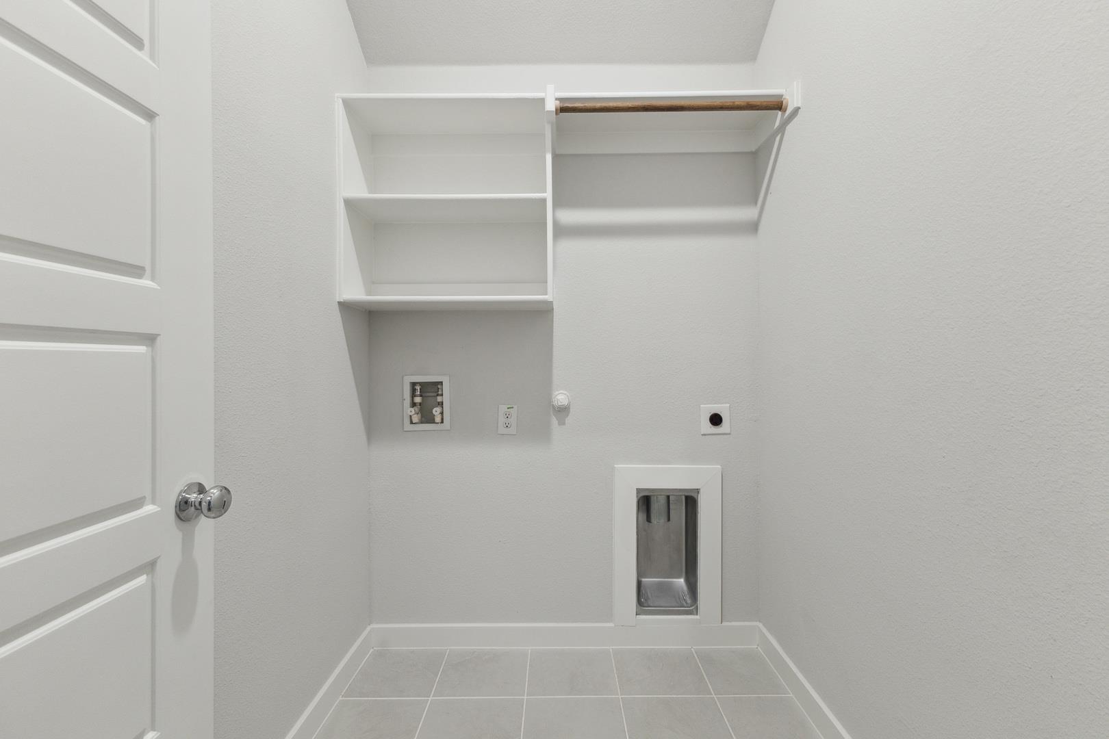 1006 Universal Dr, Hutto, TX 78634