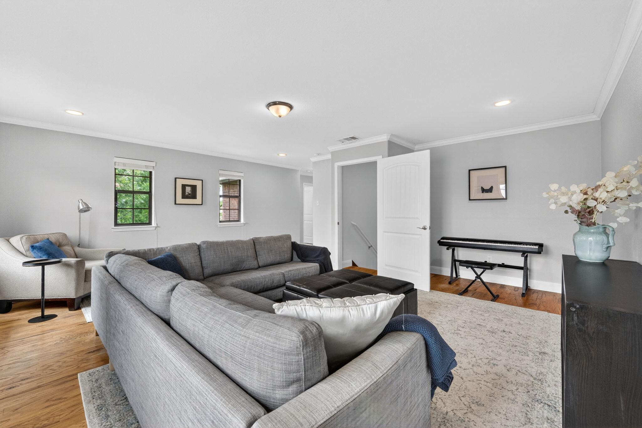 408 Kissing Oak Dr, Austin, TX 78748