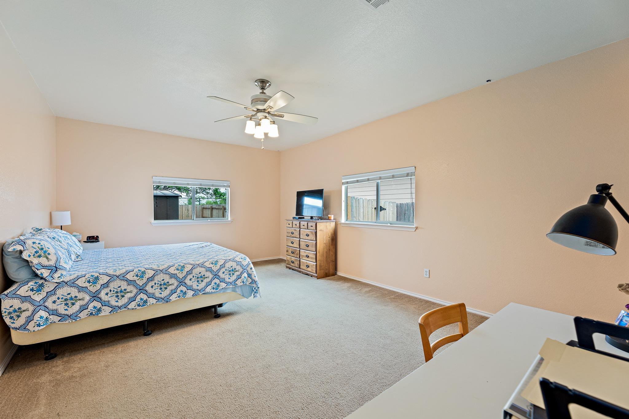 1624 Bayland St, Round Rock, TX 78664