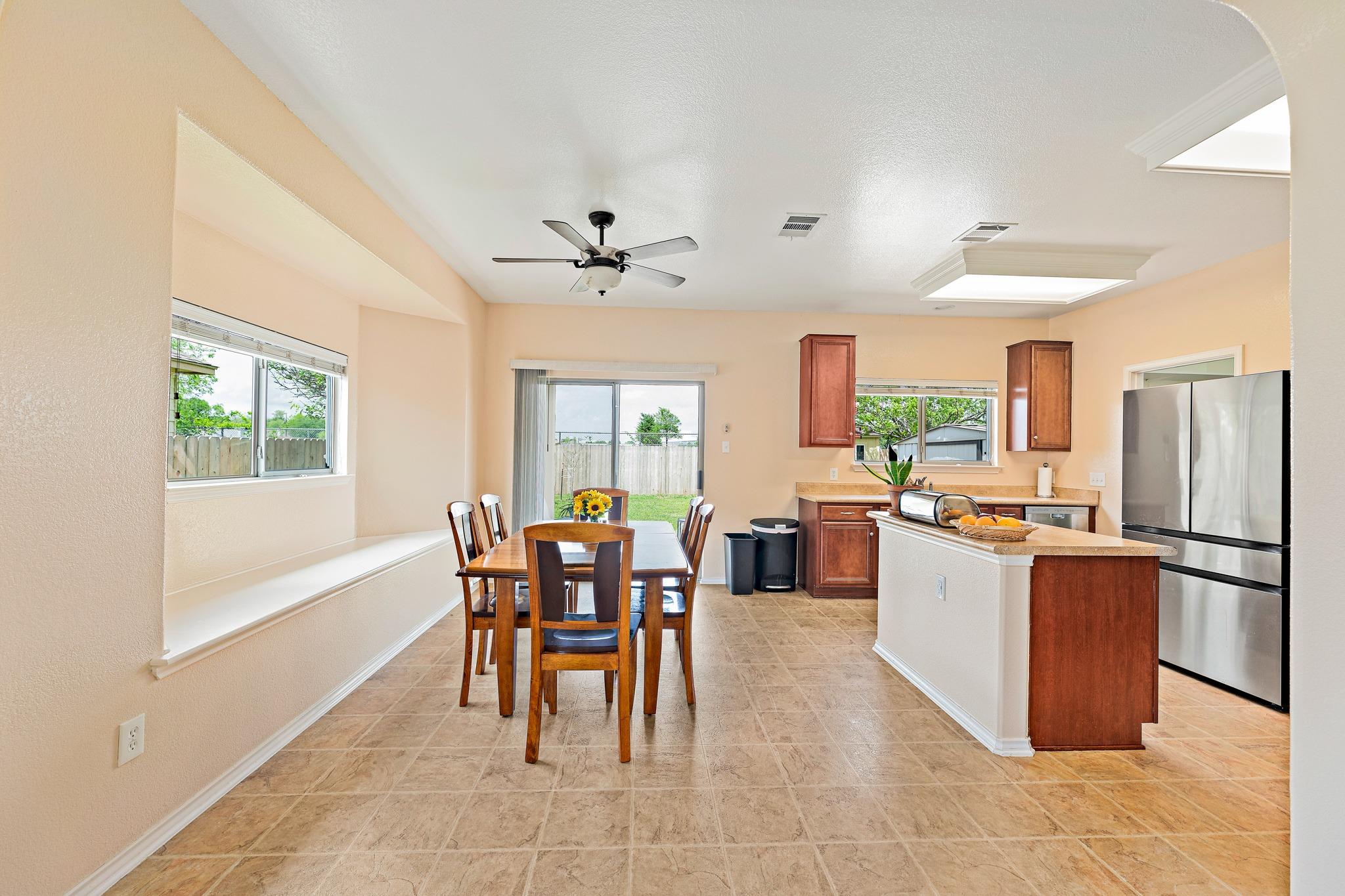 1624 Bayland St, Round Rock, TX 78664