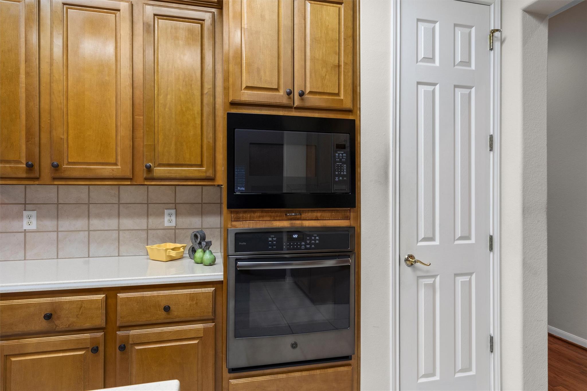 106 Swallowtail Cir, Georgetown, TX 78633