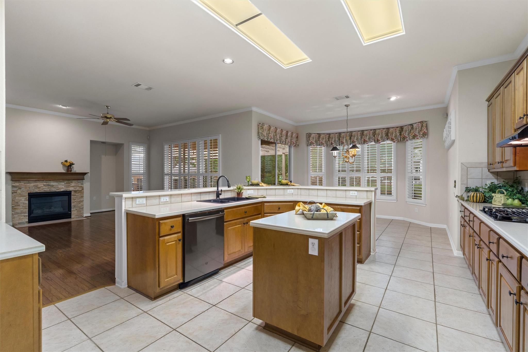 106 Swallowtail Cir, Georgetown, TX 78633