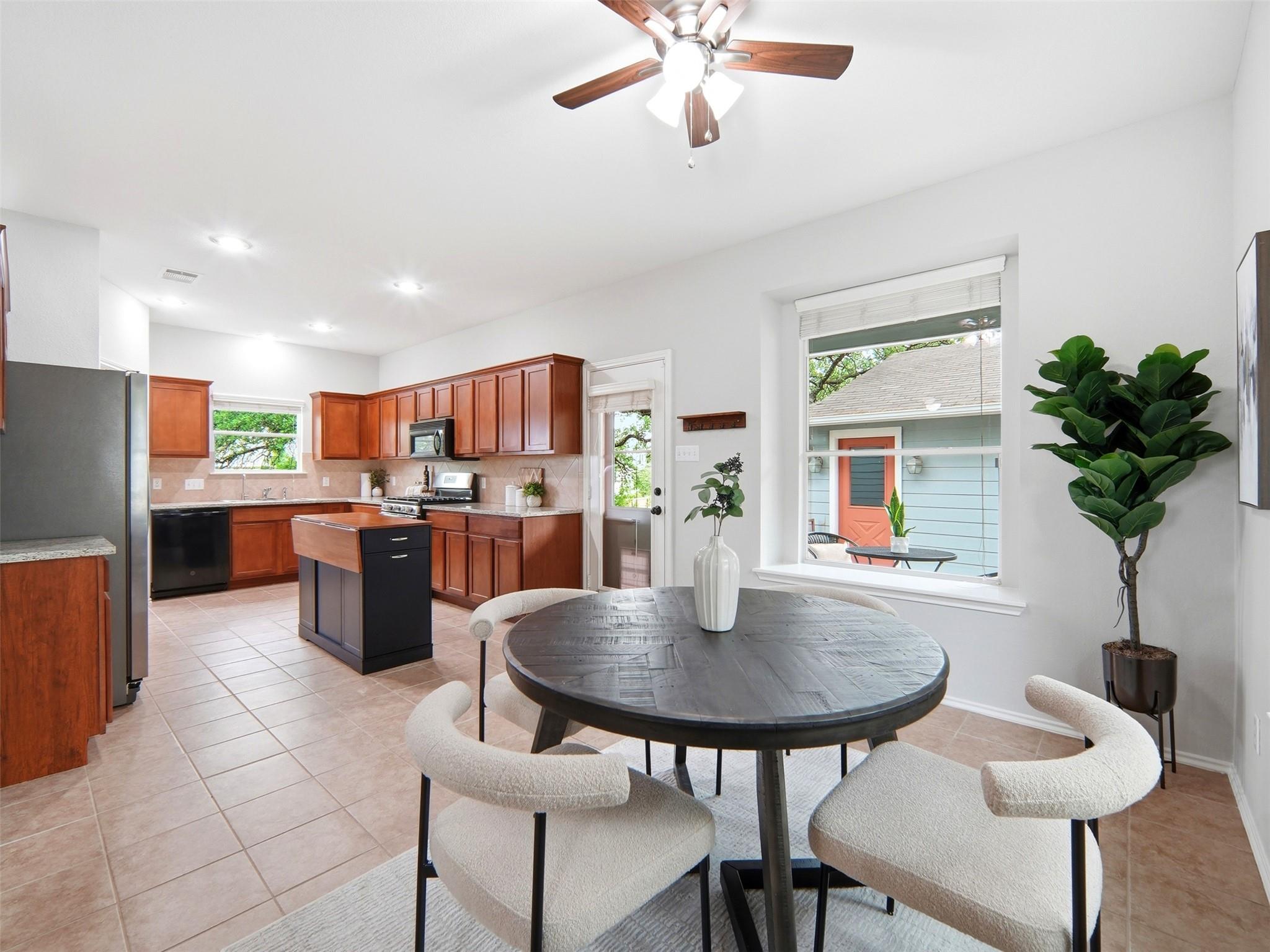 405 N Lynnwood Trl, Cedar Park, TX 78613