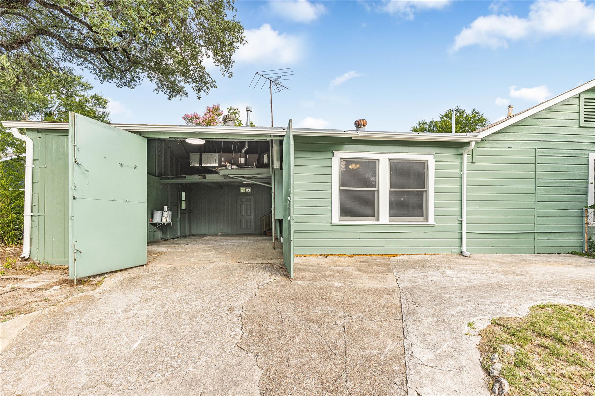 1101 W Mary St, Austin, TX 78704
