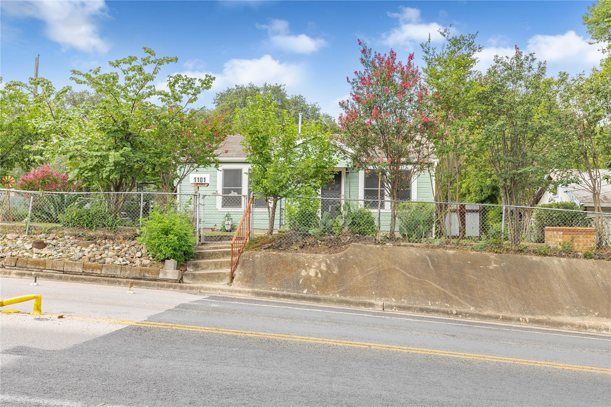 1101 W Mary St, Austin, TX 78704