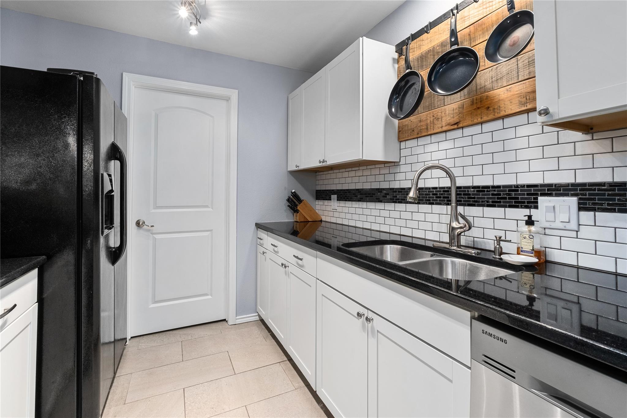 11102 Ptarmigan Dr, Austin, TX 78758