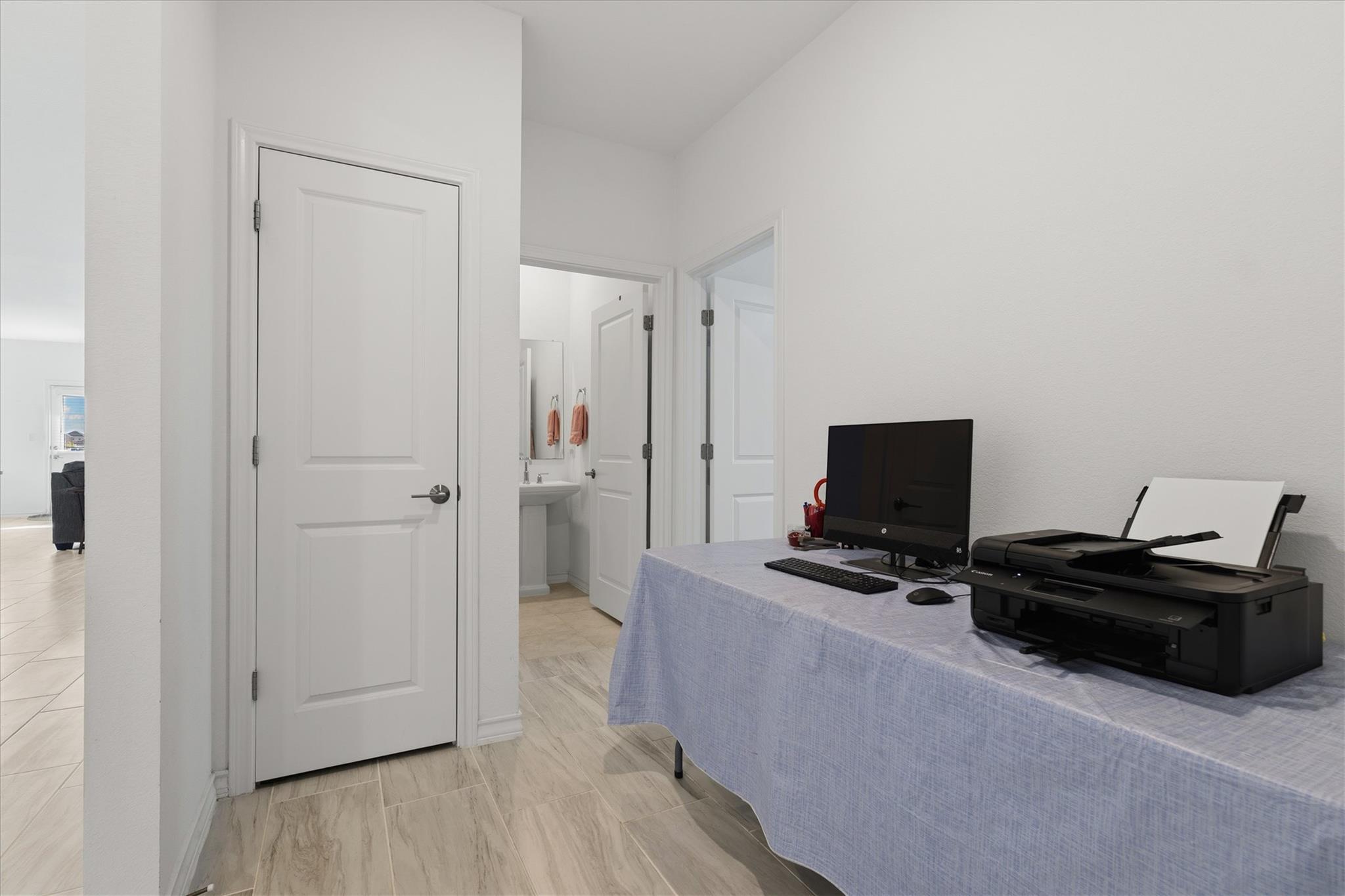 1000 Moose Rd, Hutto, TX 78634