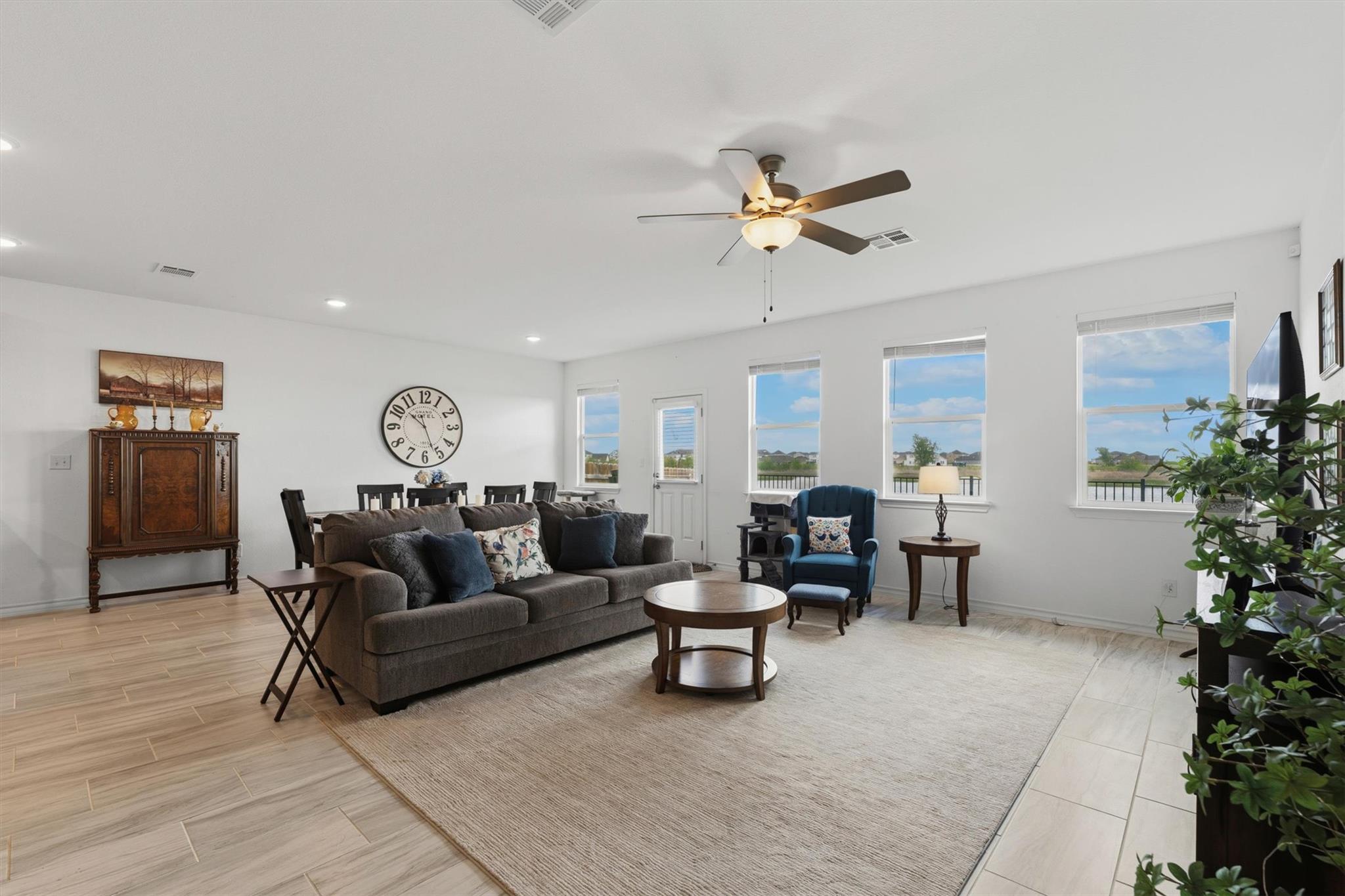 1000 Moose Rd, Hutto, TX 78634