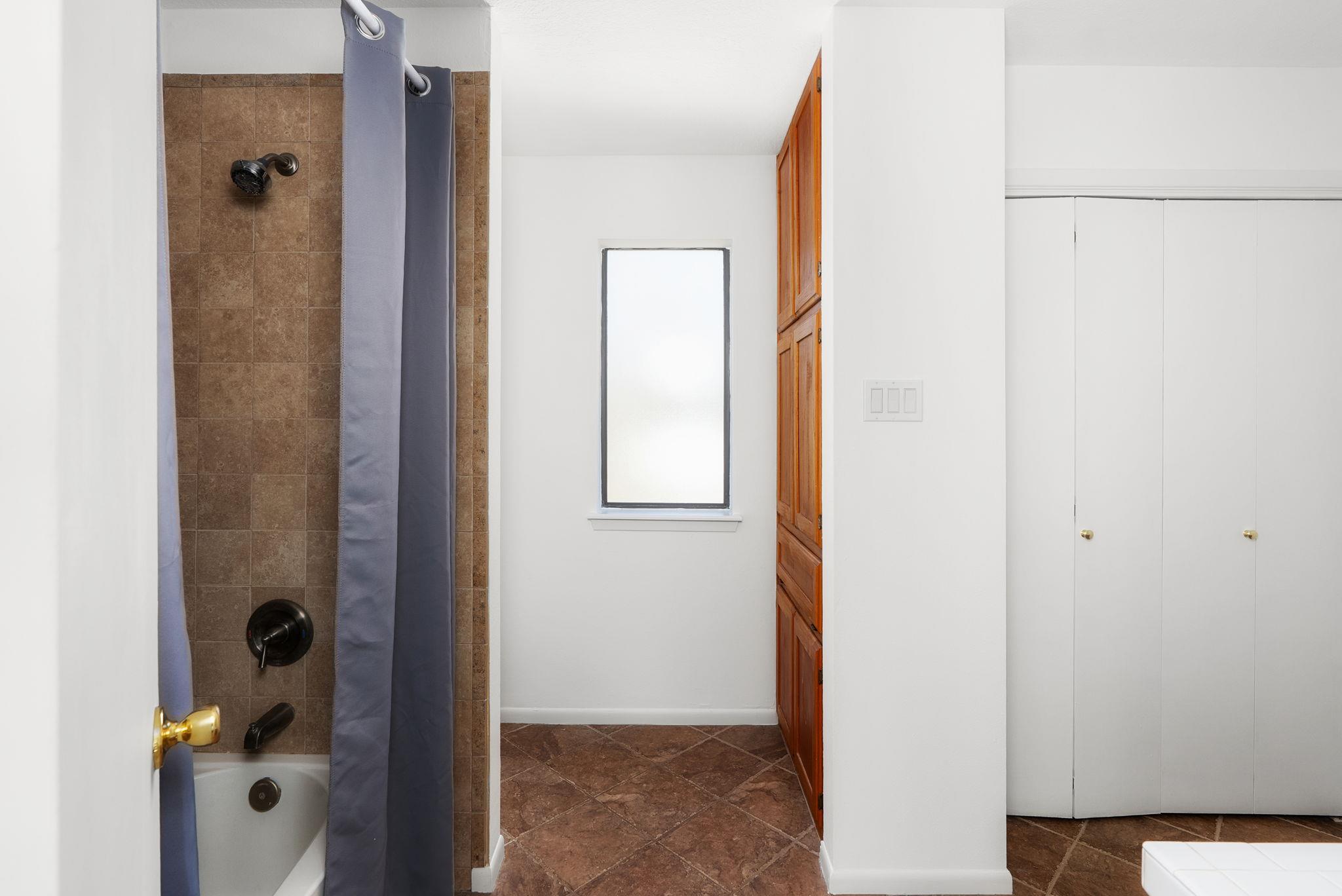 503 San Jacinto St, Lockhart, TX 78644