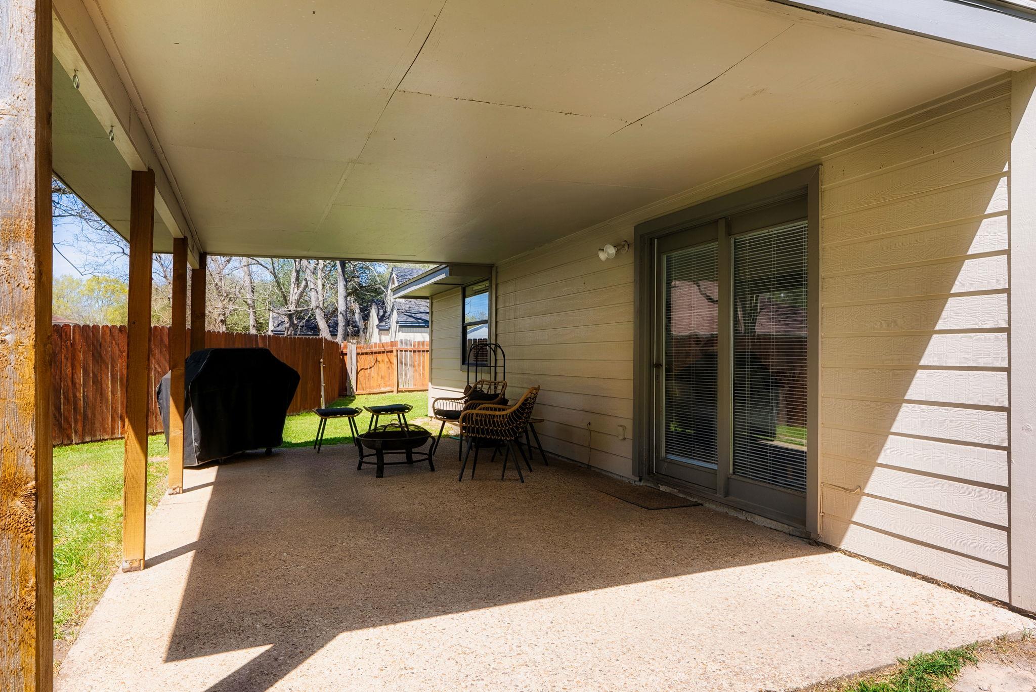 503 San Jacinto St, Lockhart, TX 78644