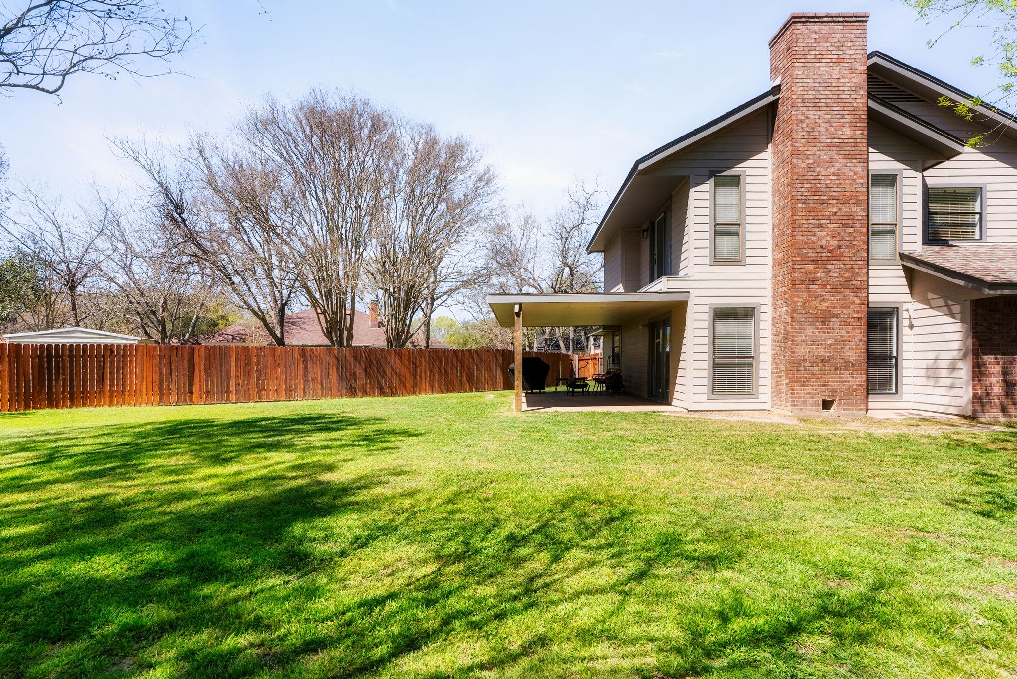 503 San Jacinto St, Lockhart, TX 78644