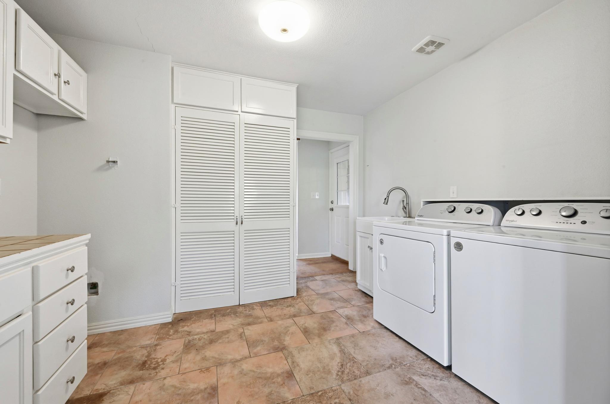 3500 Scull Rd, Martindale, TX 78655