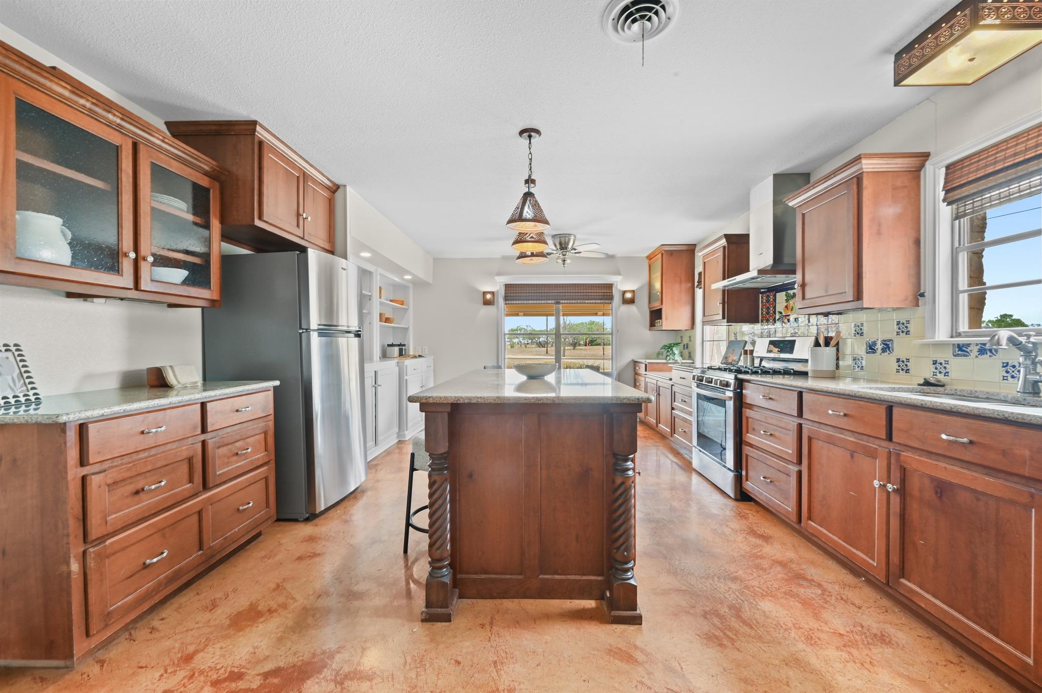 3500 Scull Rd, Martindale, TX 78655