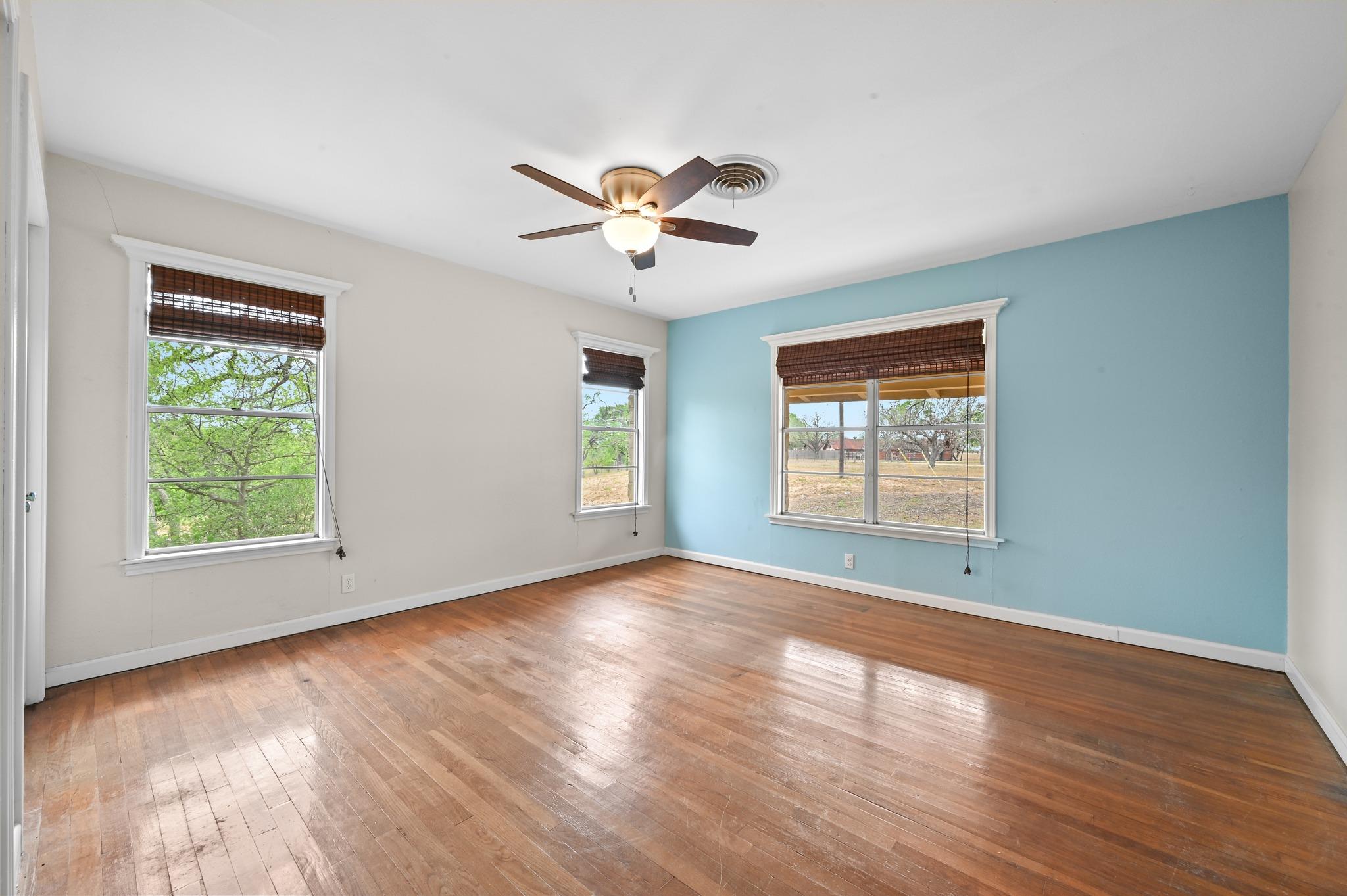 3500 Scull Rd, Martindale, TX 78655