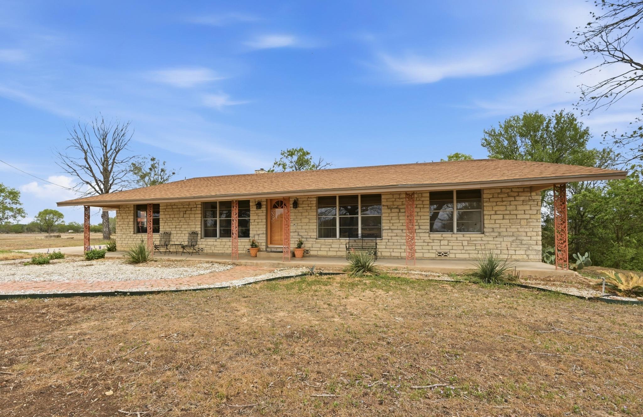 3500 Scull Rd, Martindale, TX 78655