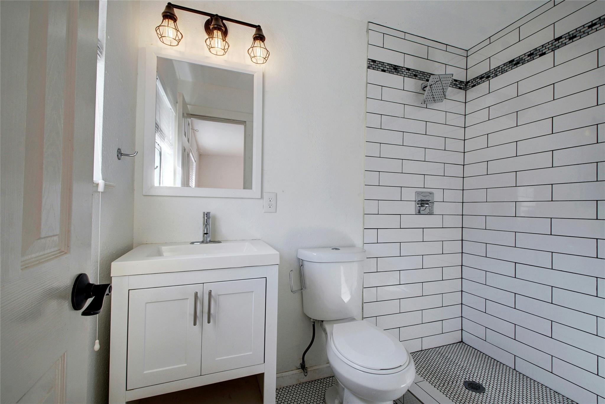 6803 Santos St, Austin, TX 78741