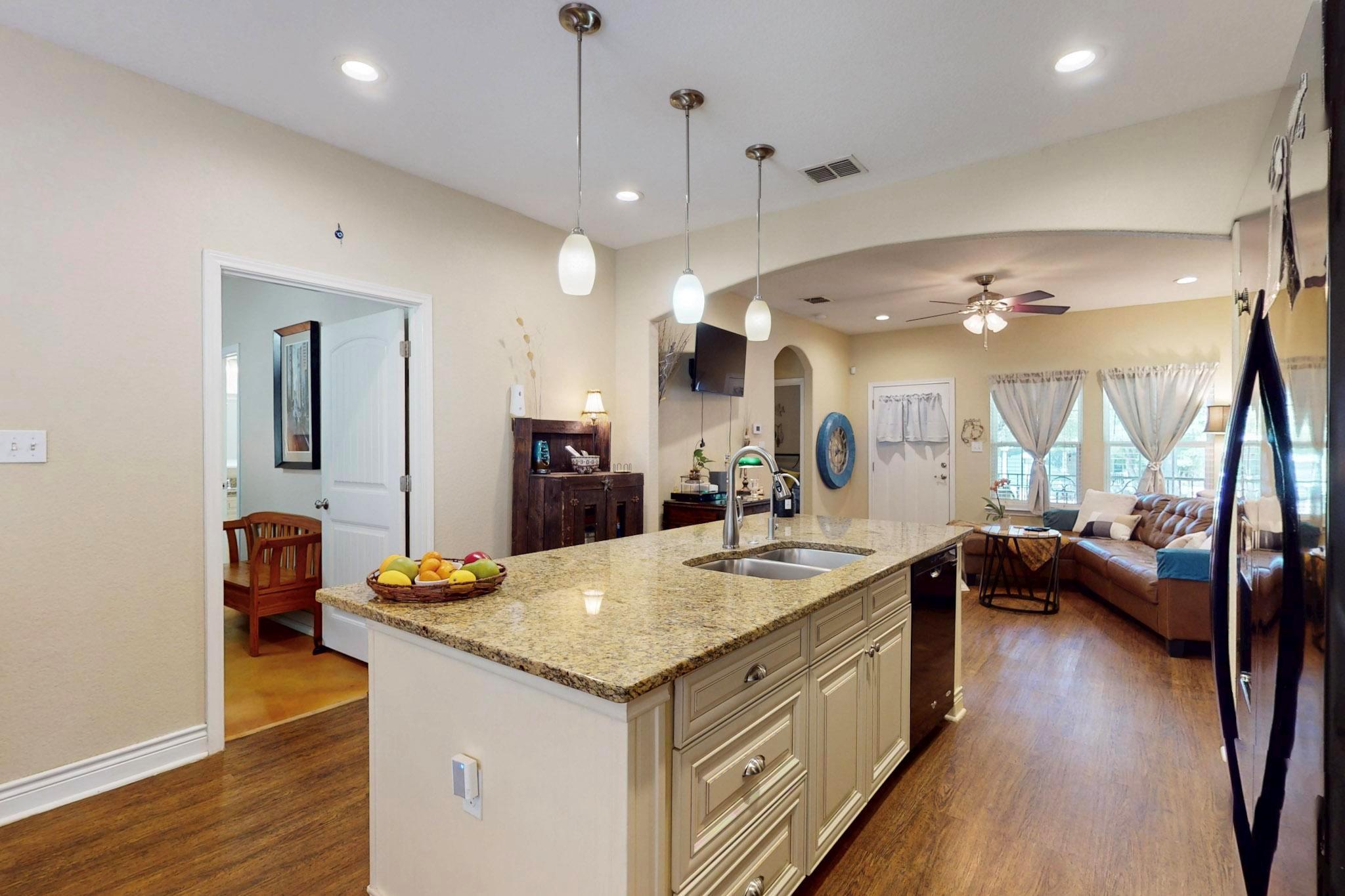 1118 Lonesome, Canyon Lake, TX 78133