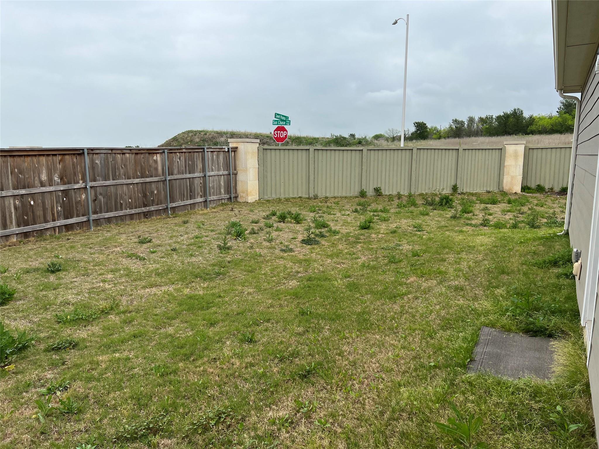 7501 Ivy Trellis Trl, Del Valle, TX 78617