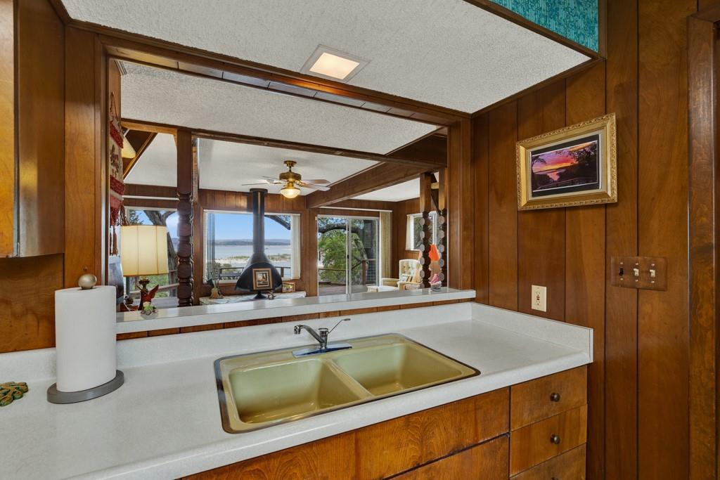 3187 Lakeview Dr, Canyon Lake, TX 78133