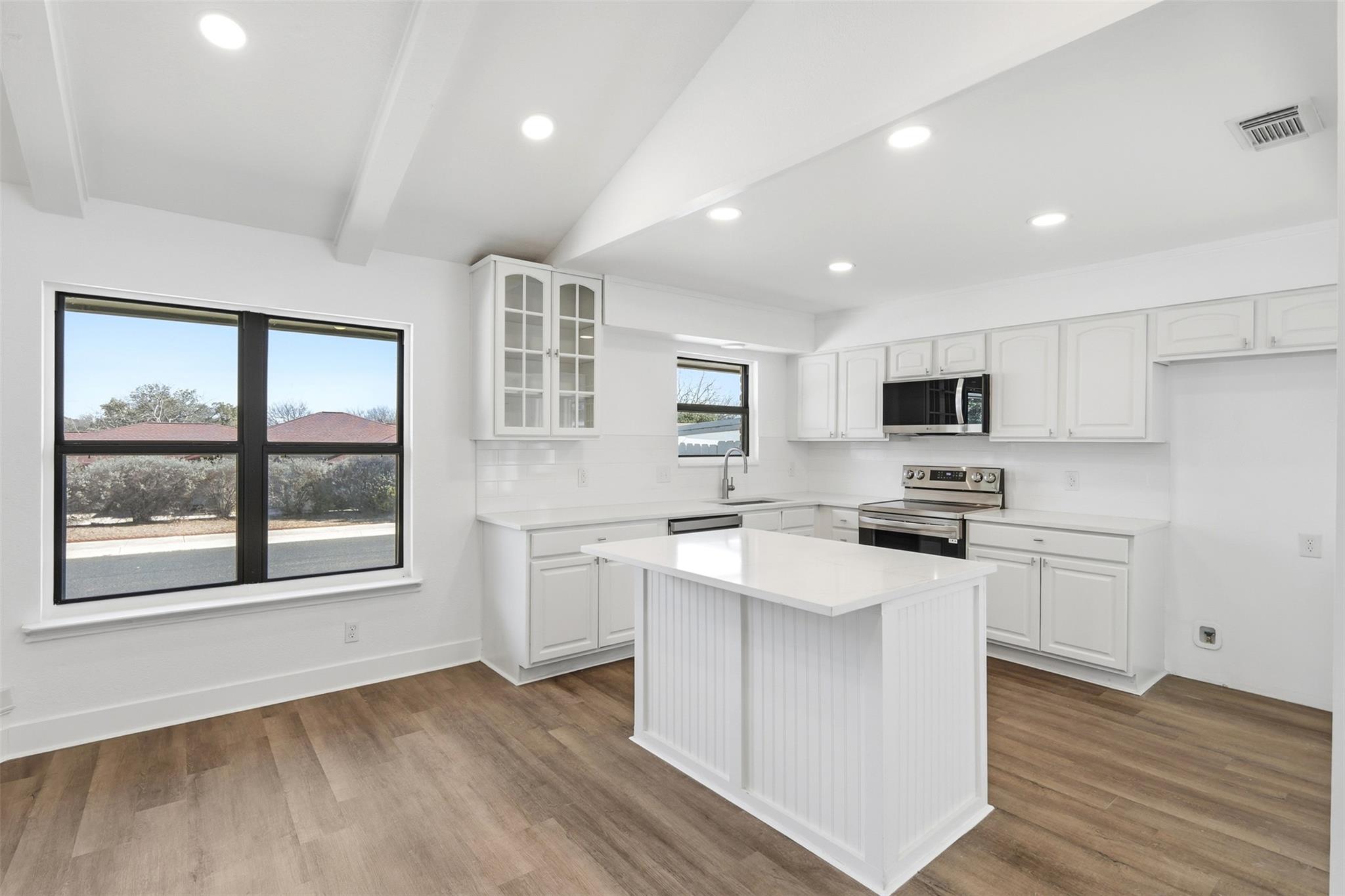 100 Howard Dr, Schertz, TX 78154