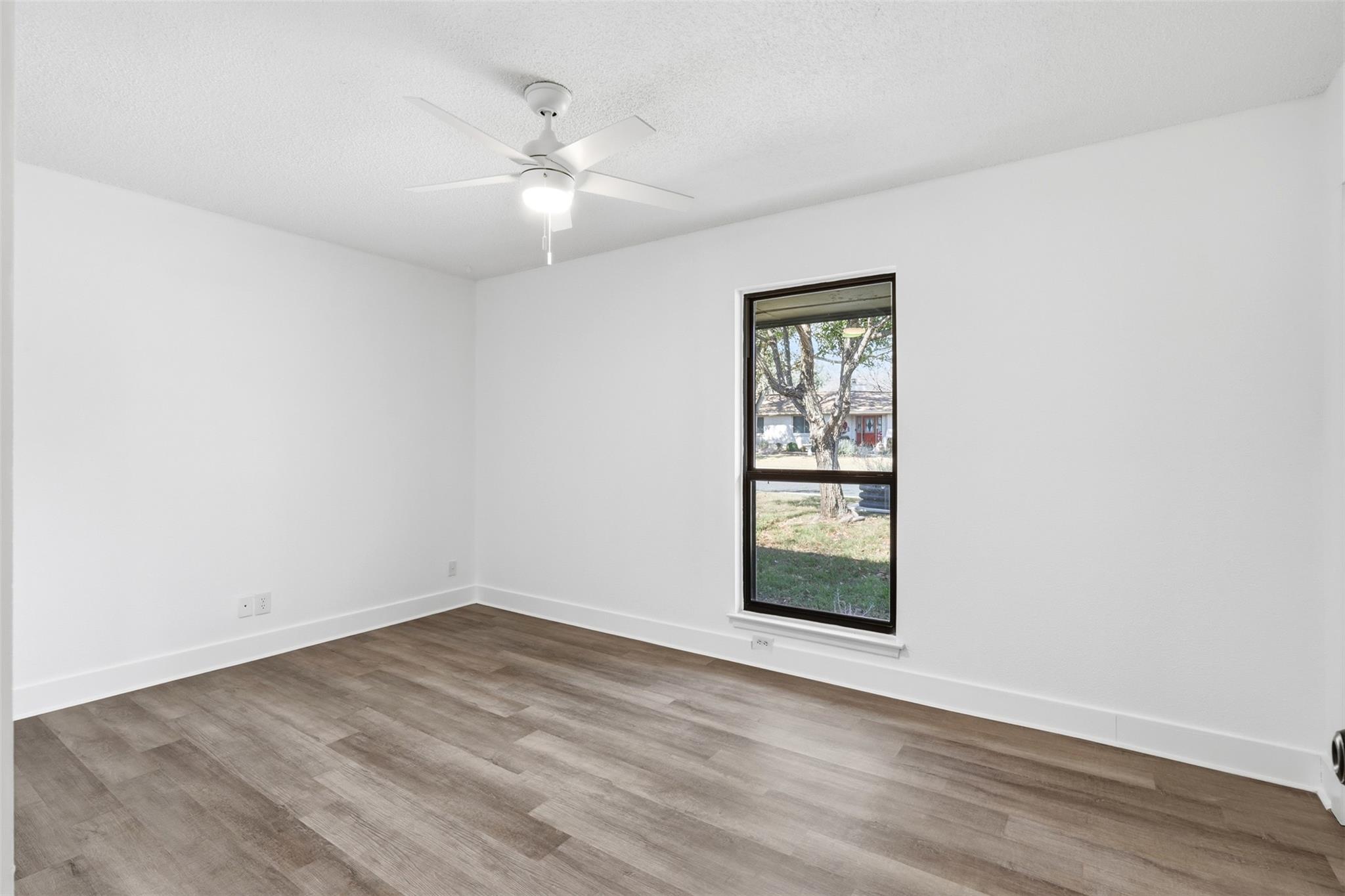 100 Howard Dr, Schertz, TX 78154