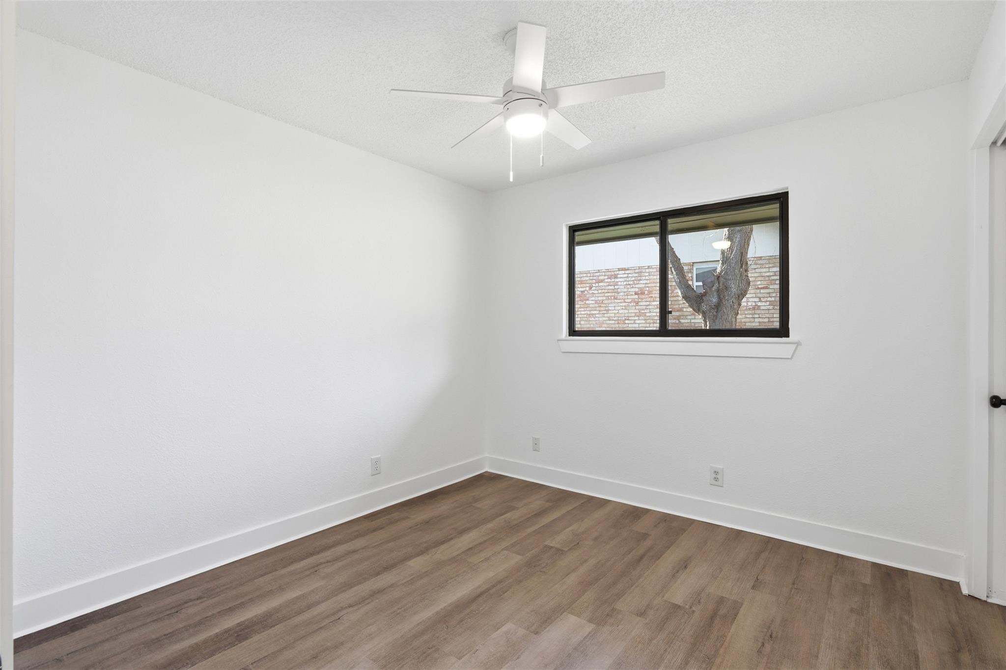 100 Howard Dr, Schertz, TX 78154