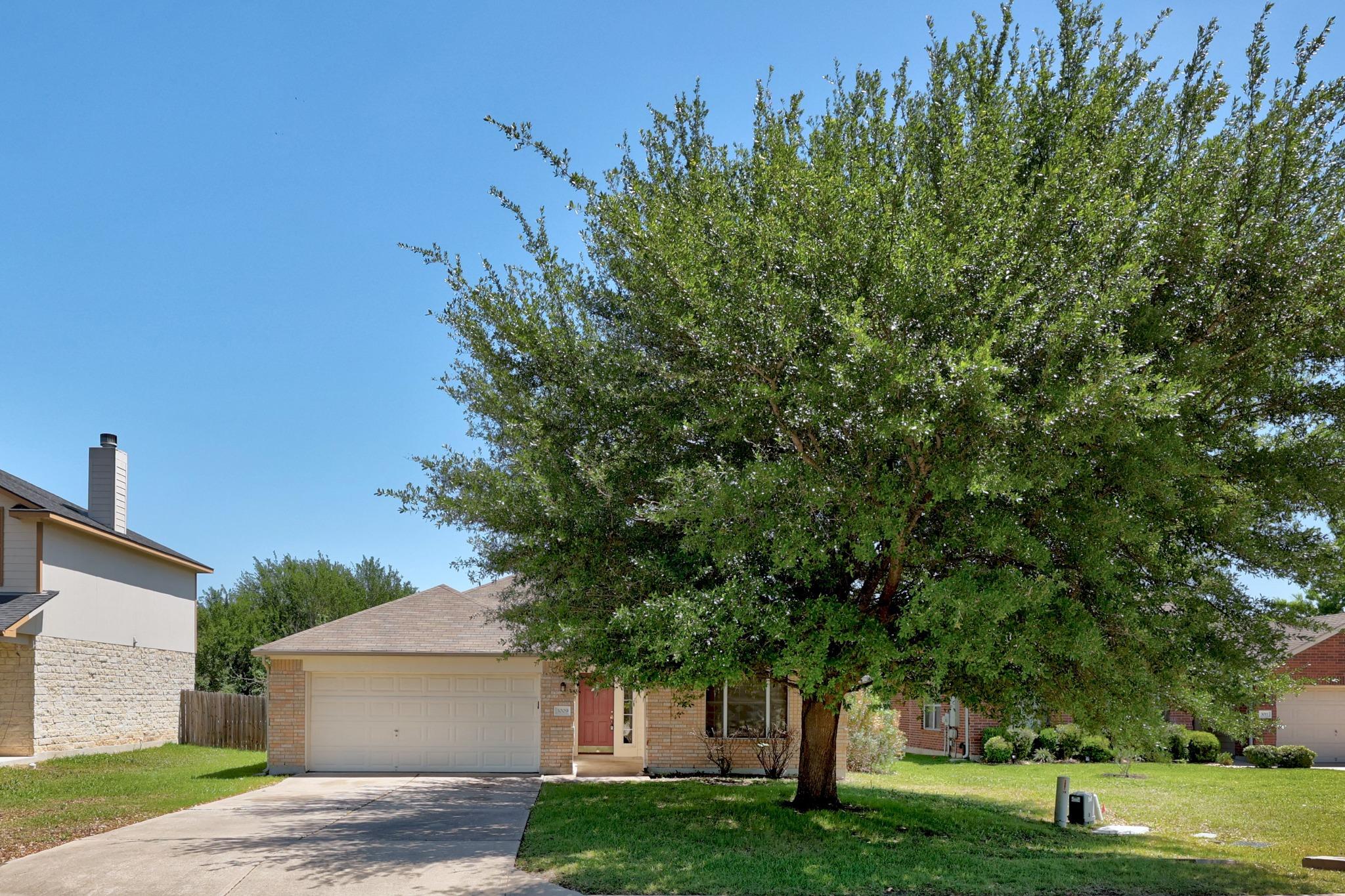 3009 Hanstrom Ct, Hutto, TX 78634