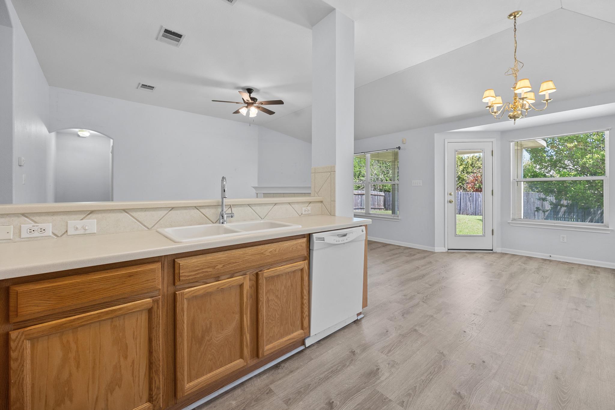 3009 Hanstrom Ct, Hutto, TX 78634