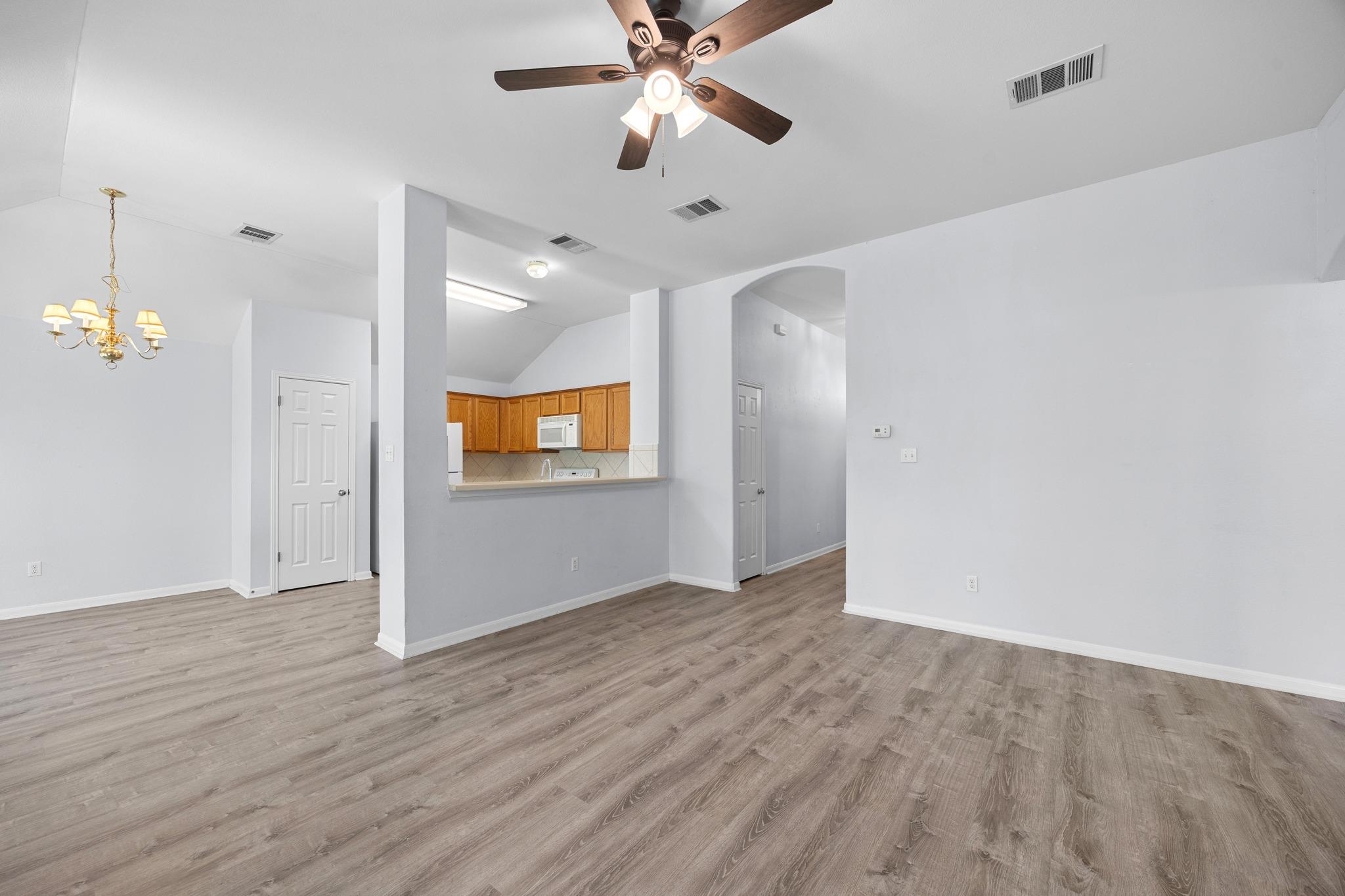 3009 Hanstrom Ct, Hutto, TX 78634