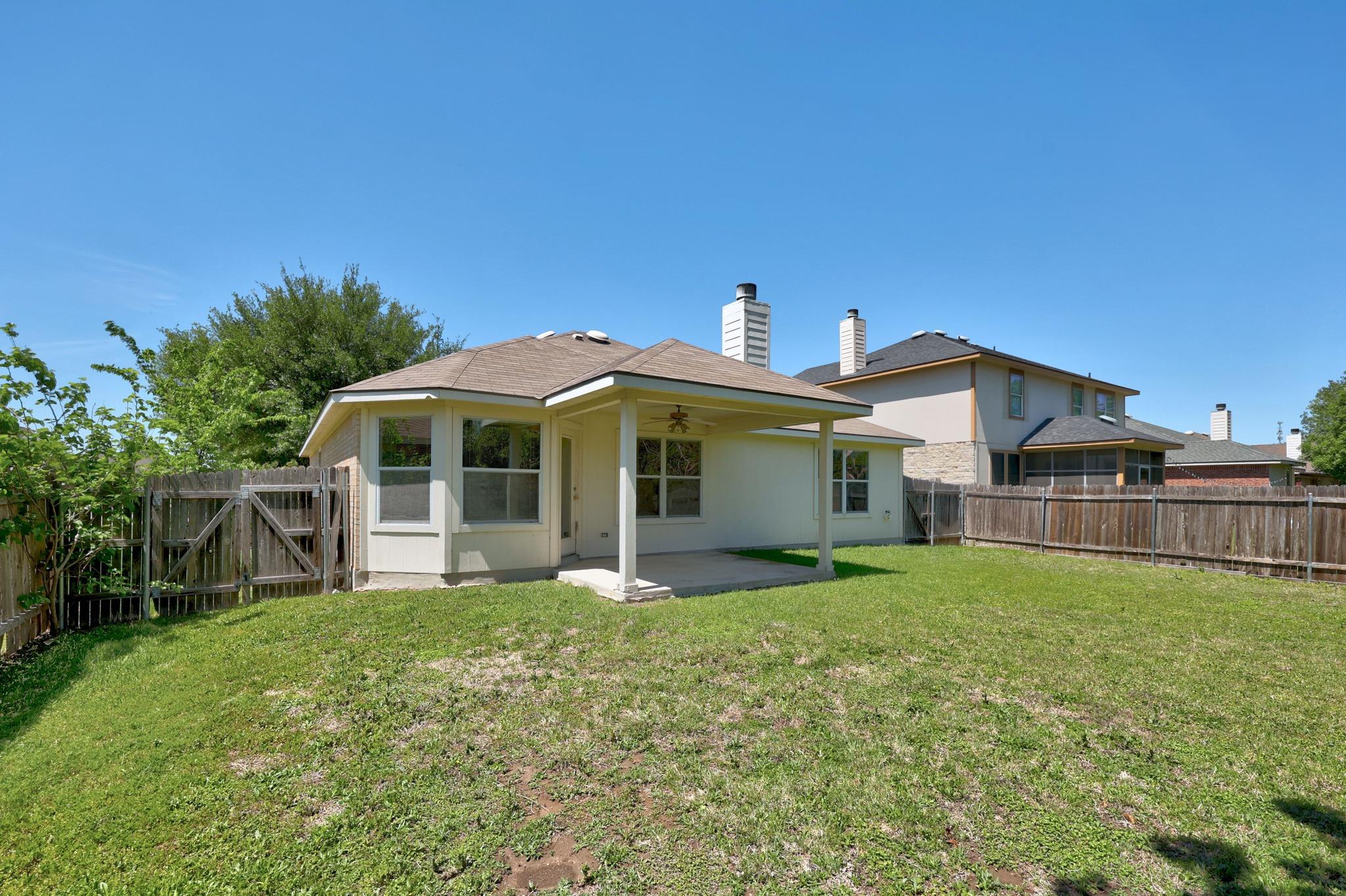 3009 Hanstrom Ct, Hutto, TX 78634