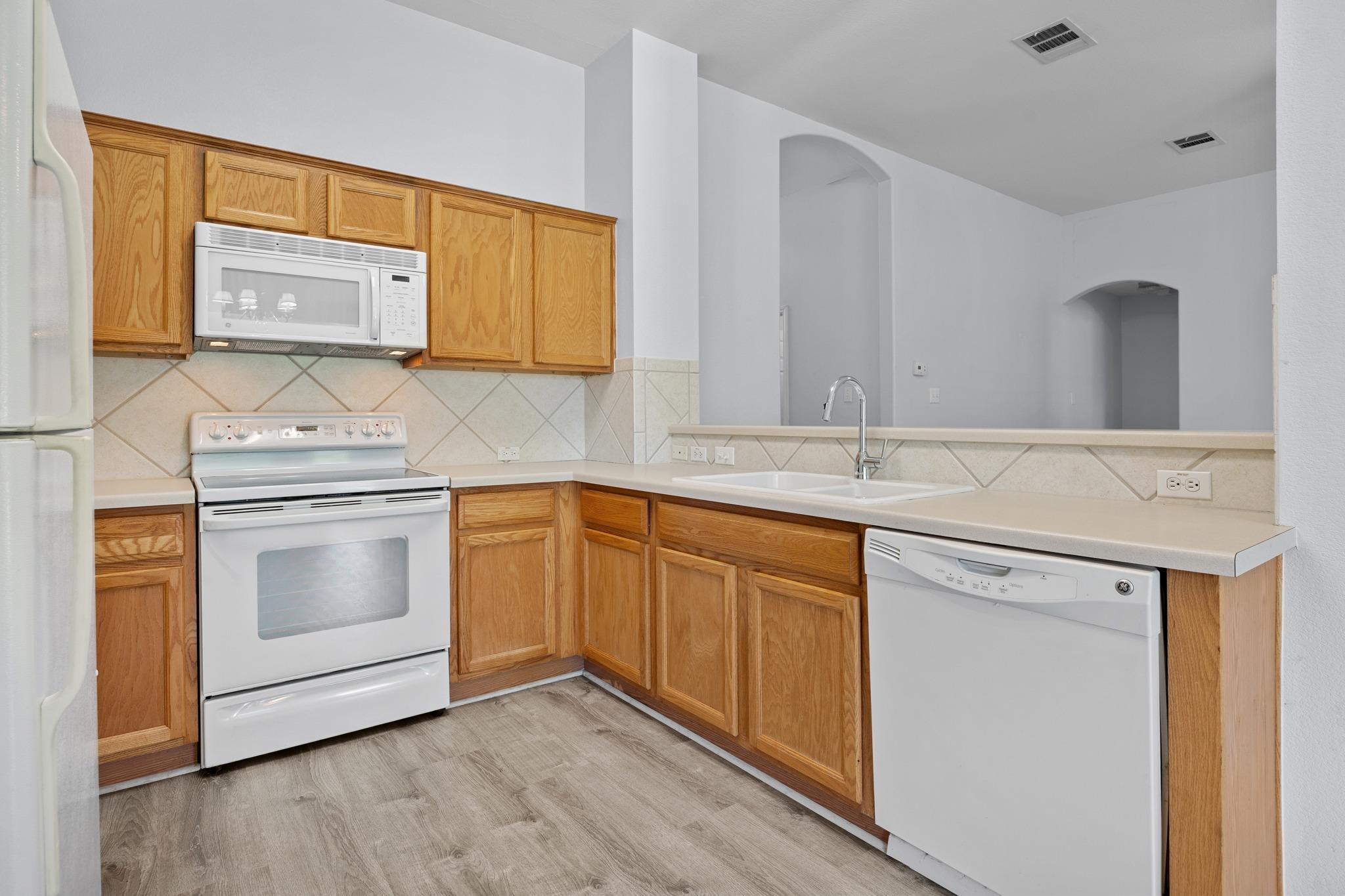 3009 Hanstrom Ct, Hutto, TX 78634
