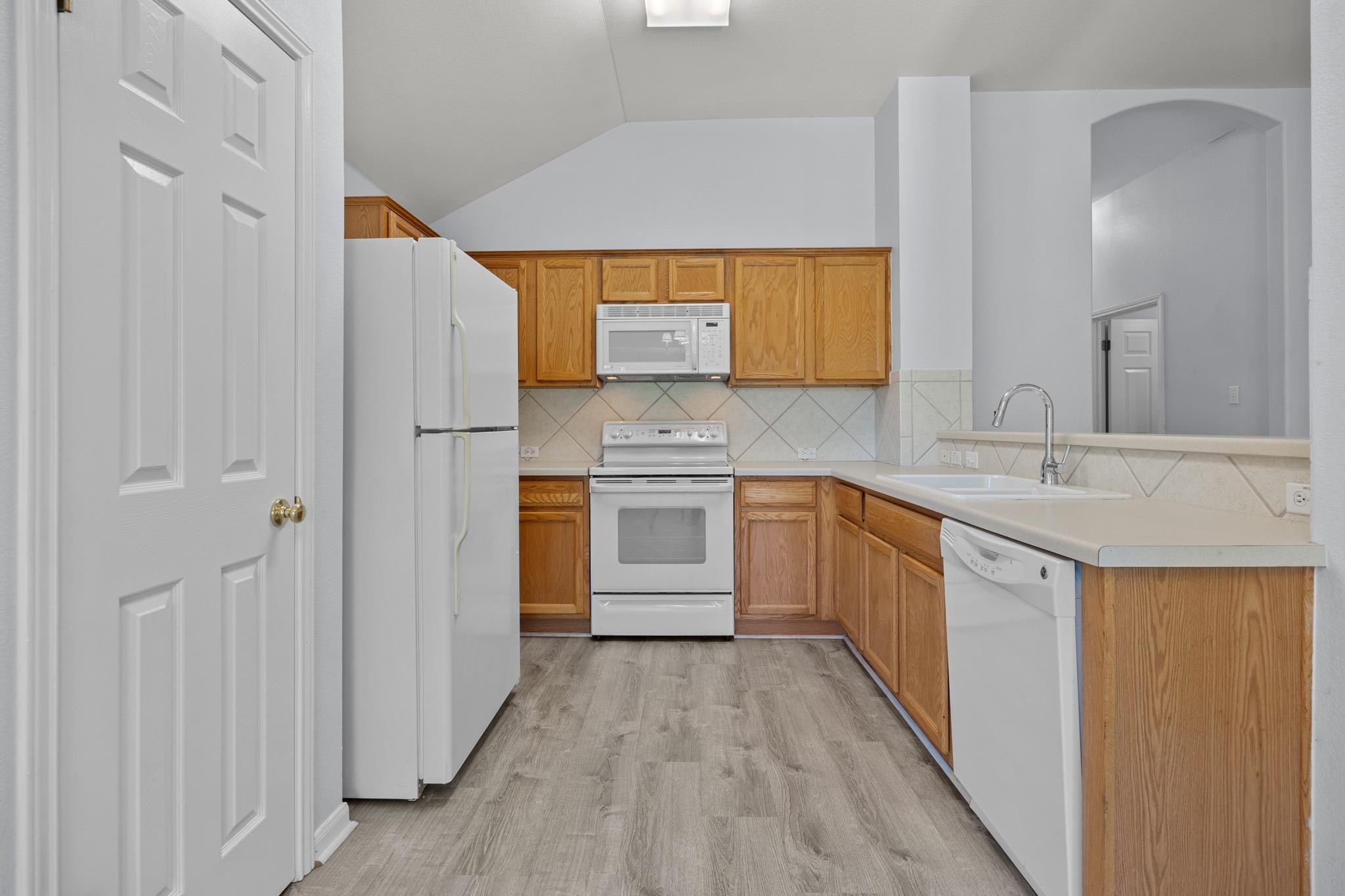 3009 Hanstrom Ct, Hutto, TX 78634