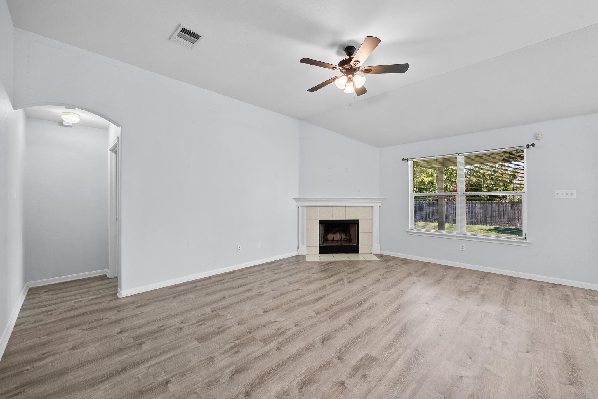 3009 Hanstrom Ct, Hutto, TX 78634