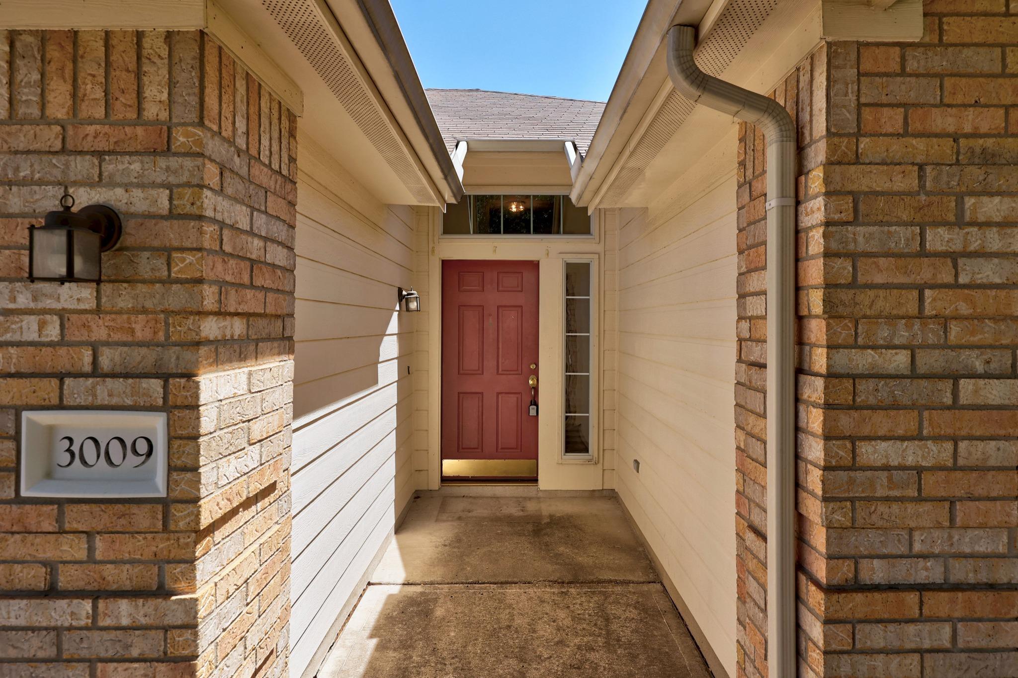 3009 Hanstrom Ct, Hutto, TX 78634