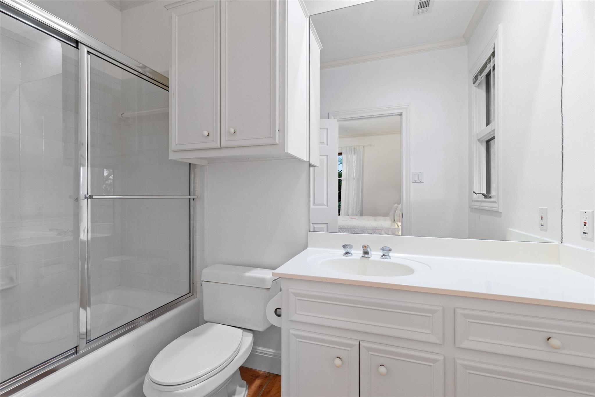 3 Crabapple Ct, The Hills, TX 78738