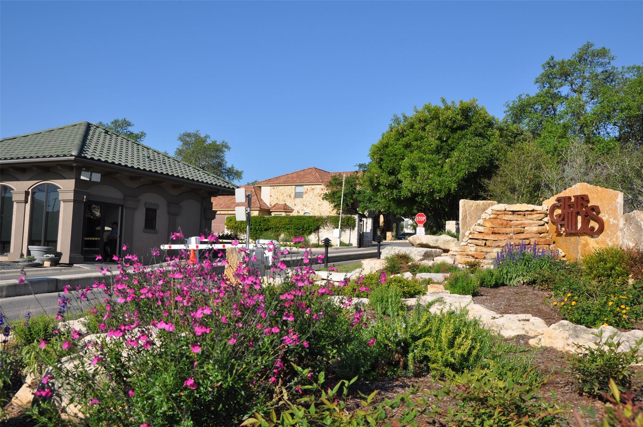 3 Crabapple Ct, The Hills, TX 78738