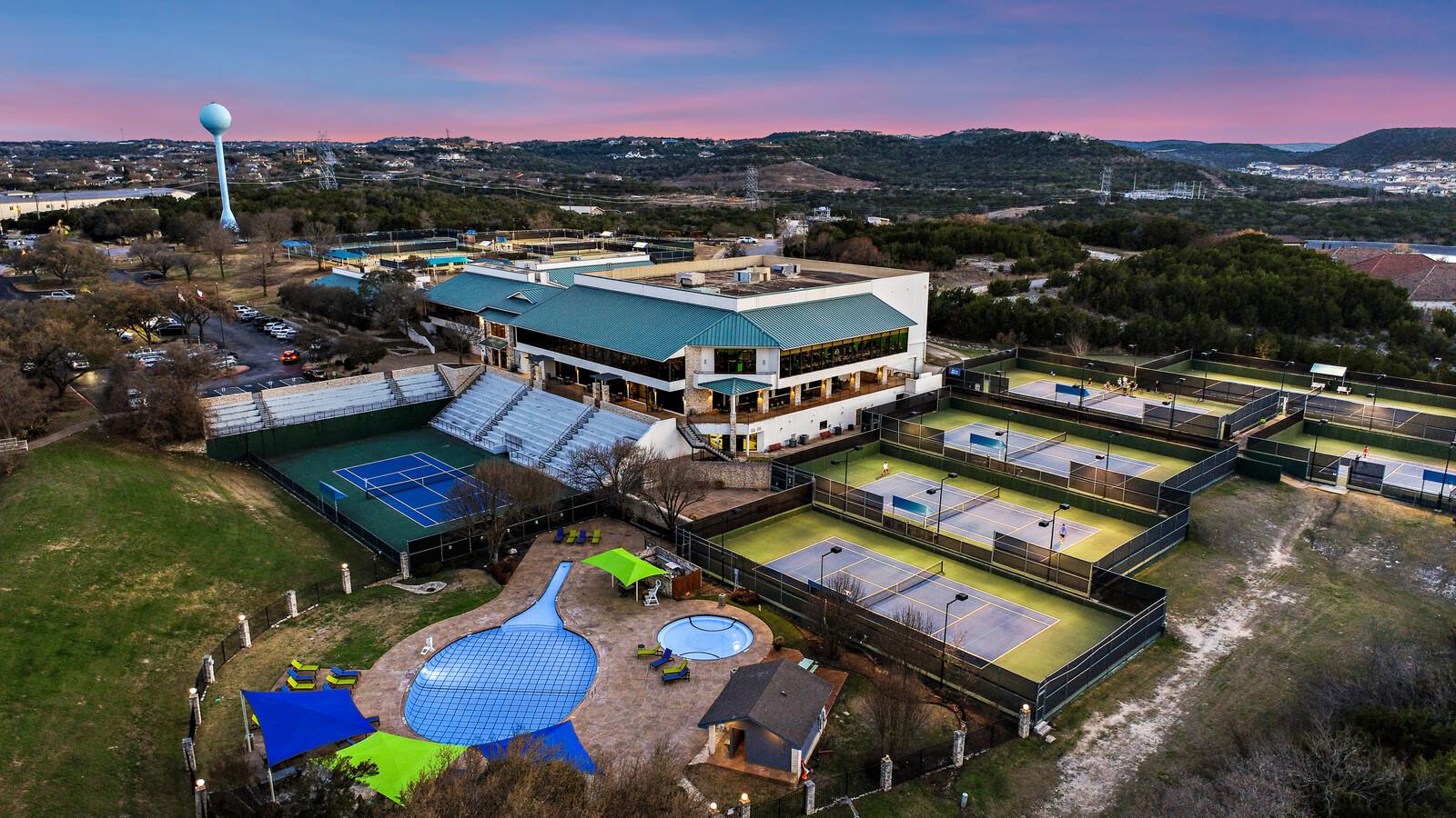 3 Crabapple Ct, The Hills, TX 78738