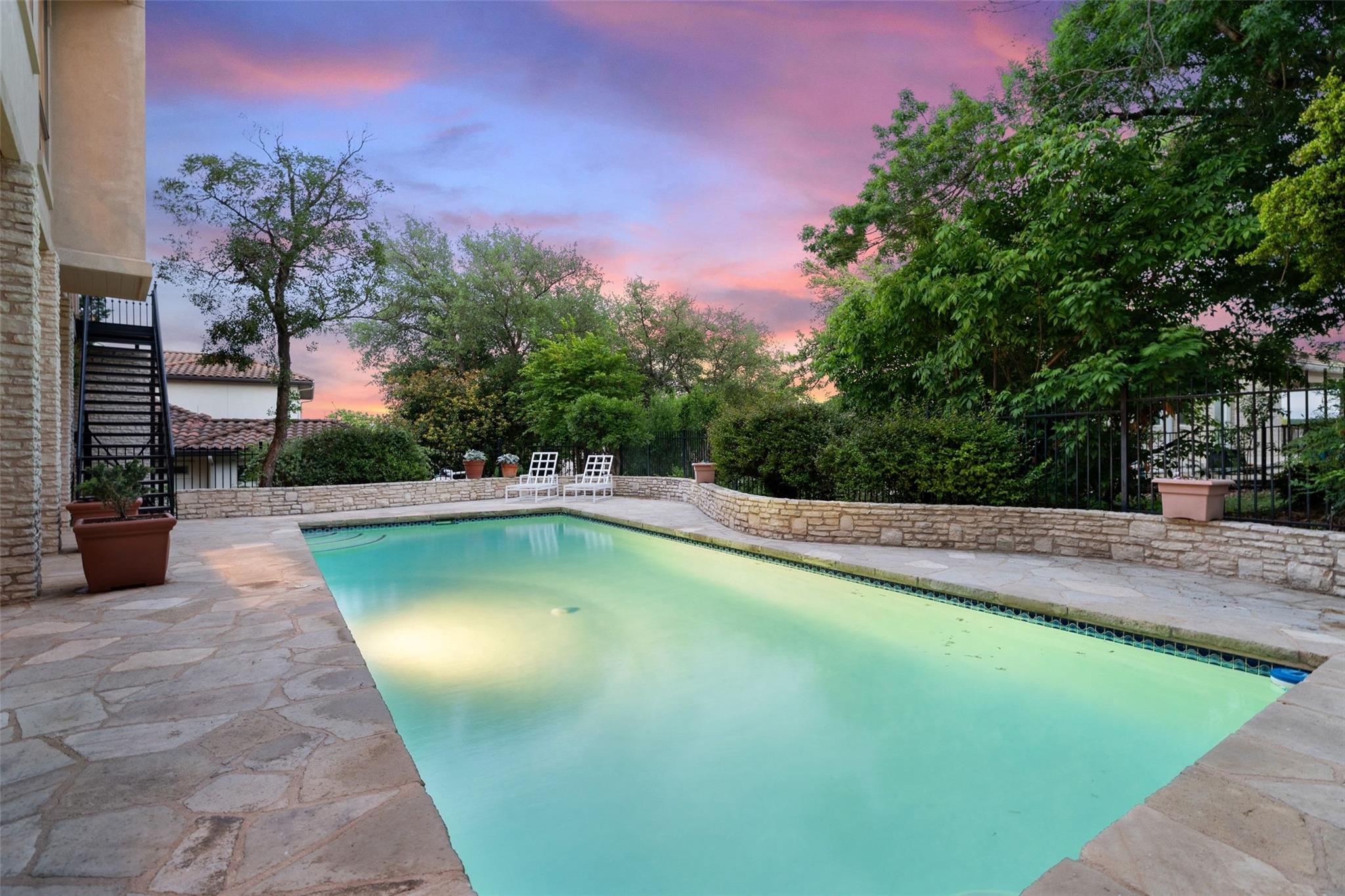 3 Crabapple Ct, The Hills, TX 78738