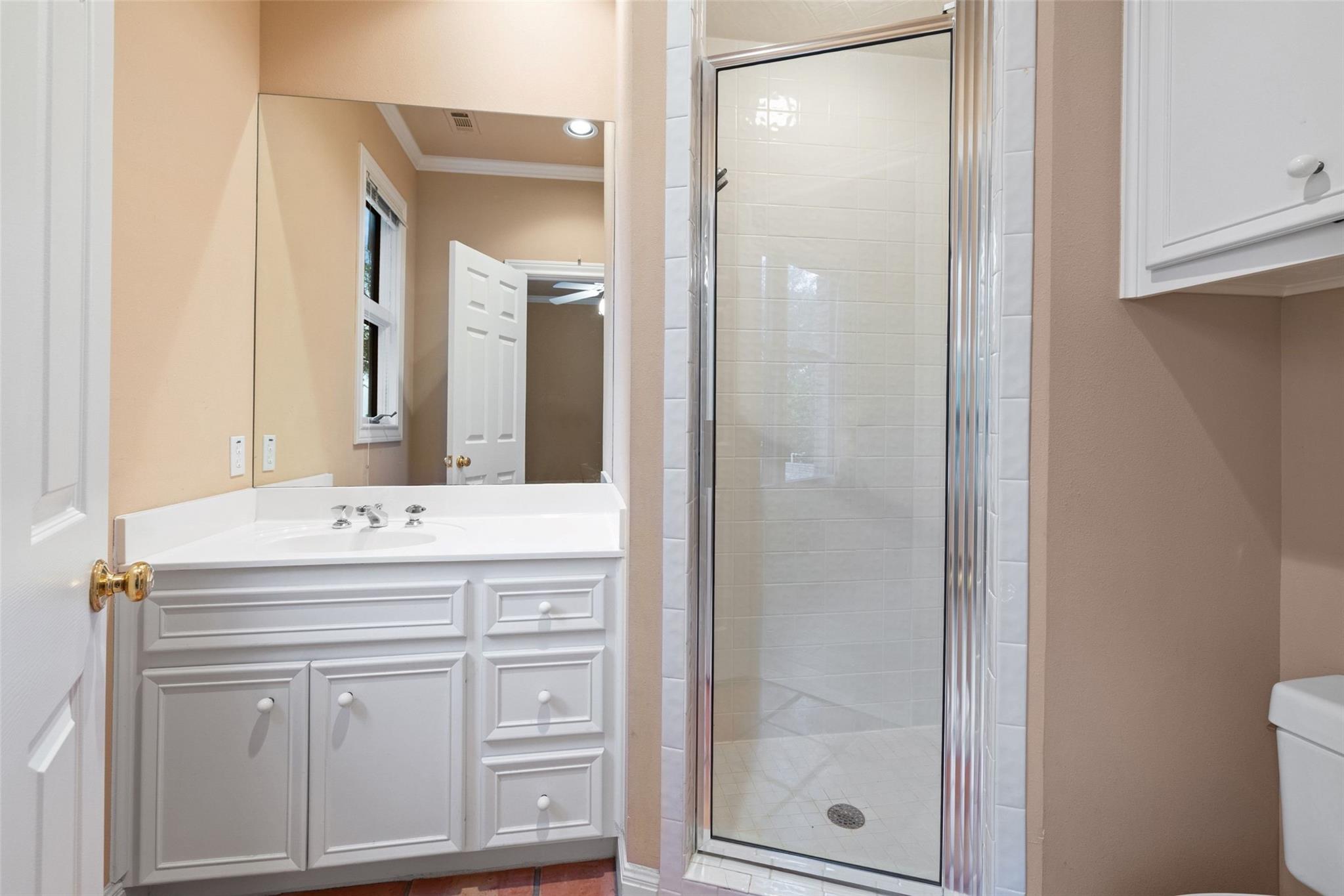 3 Crabapple Ct, The Hills, TX 78738