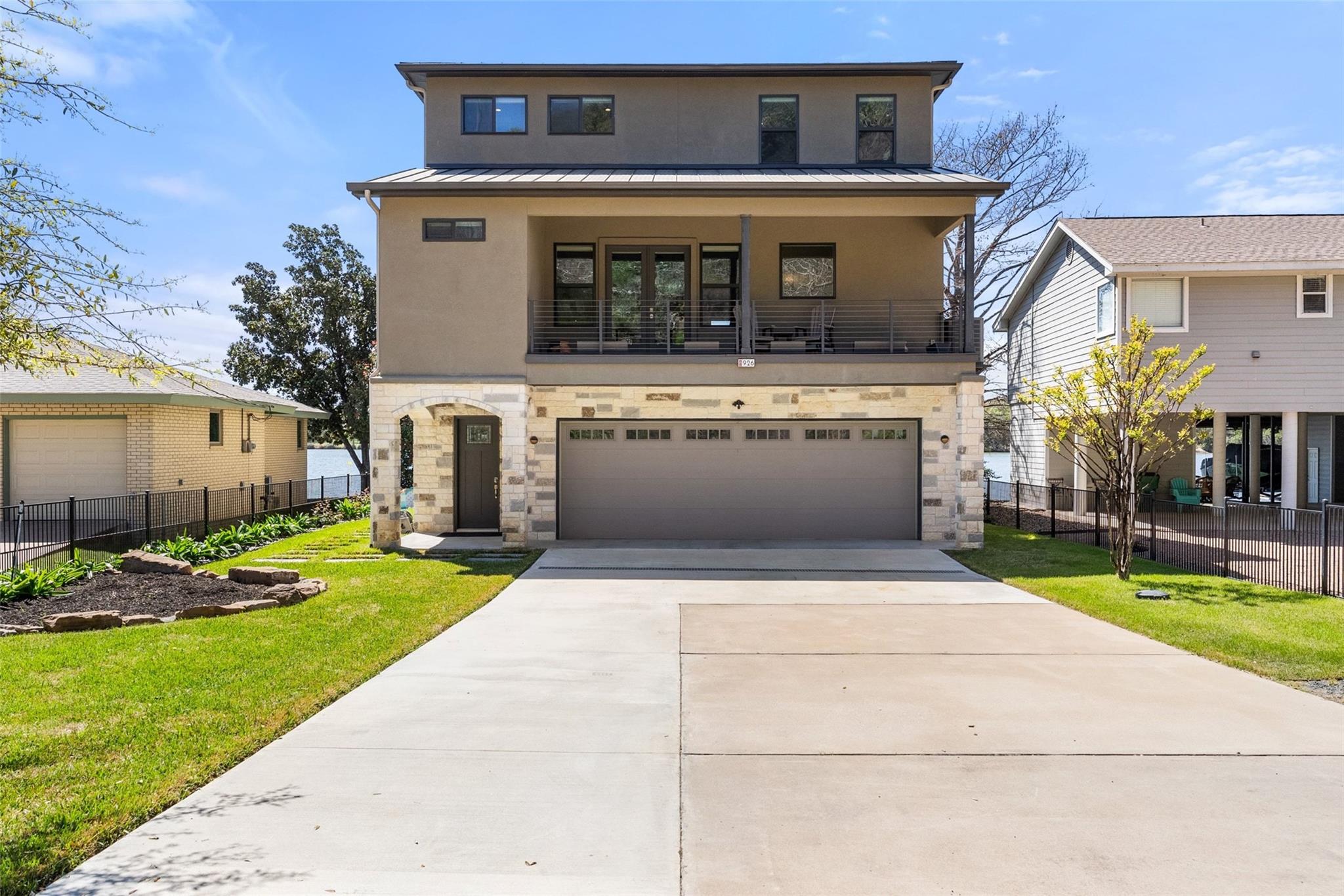 926 Scenic Loop, Kingsland, TX 78639